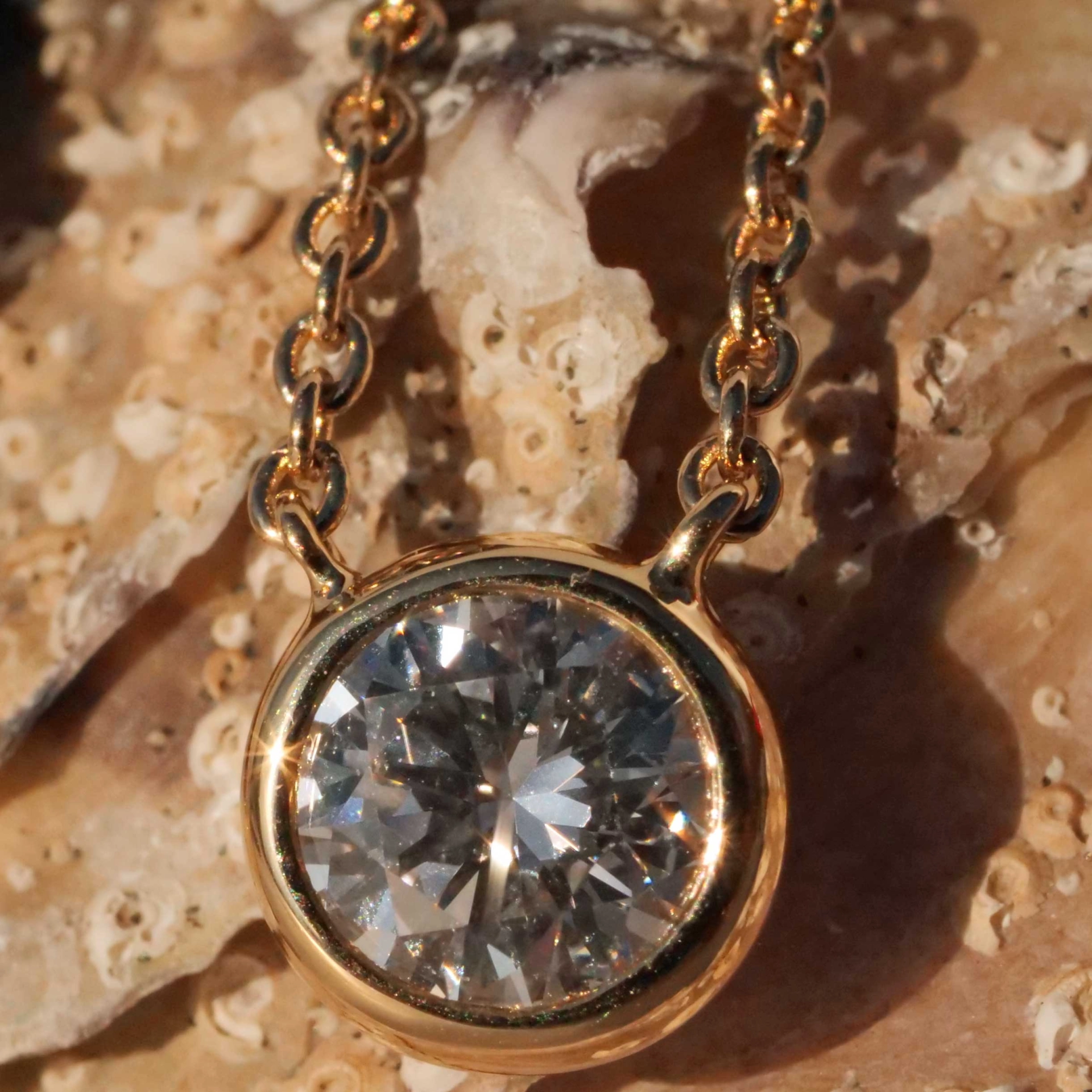 Brilliant Necklace 0.50 ct E (very fine white) / SI1 (small inclusions) with GIA report 18 kt Gold