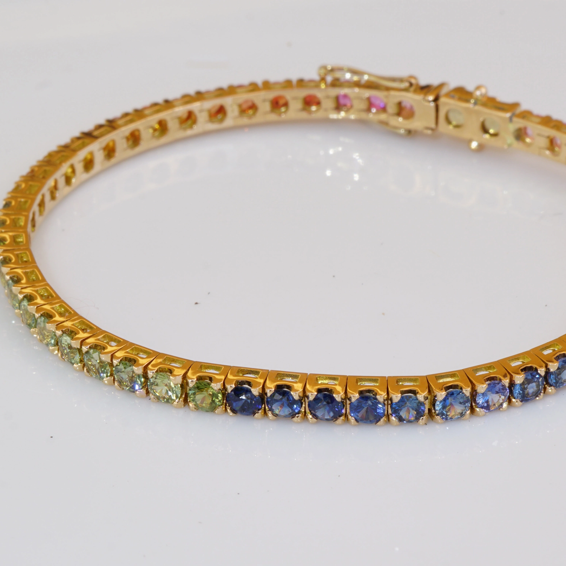 A Dream Journey in the World of Colors....Saphire Bracelet 18 Kt Rosegold