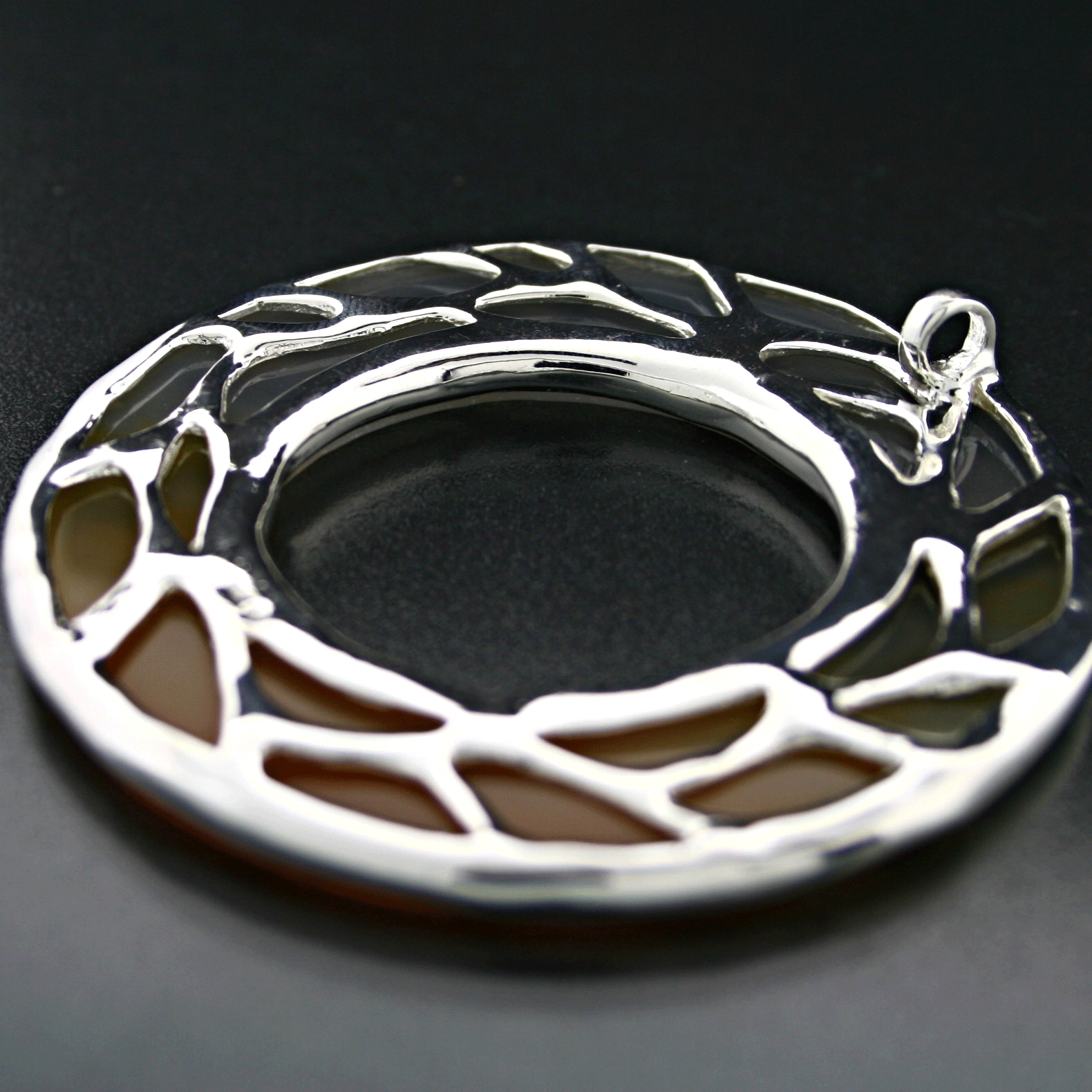 Silversmith's Work Fire Wheel Agate Disc in Color Gradations 925 Silver