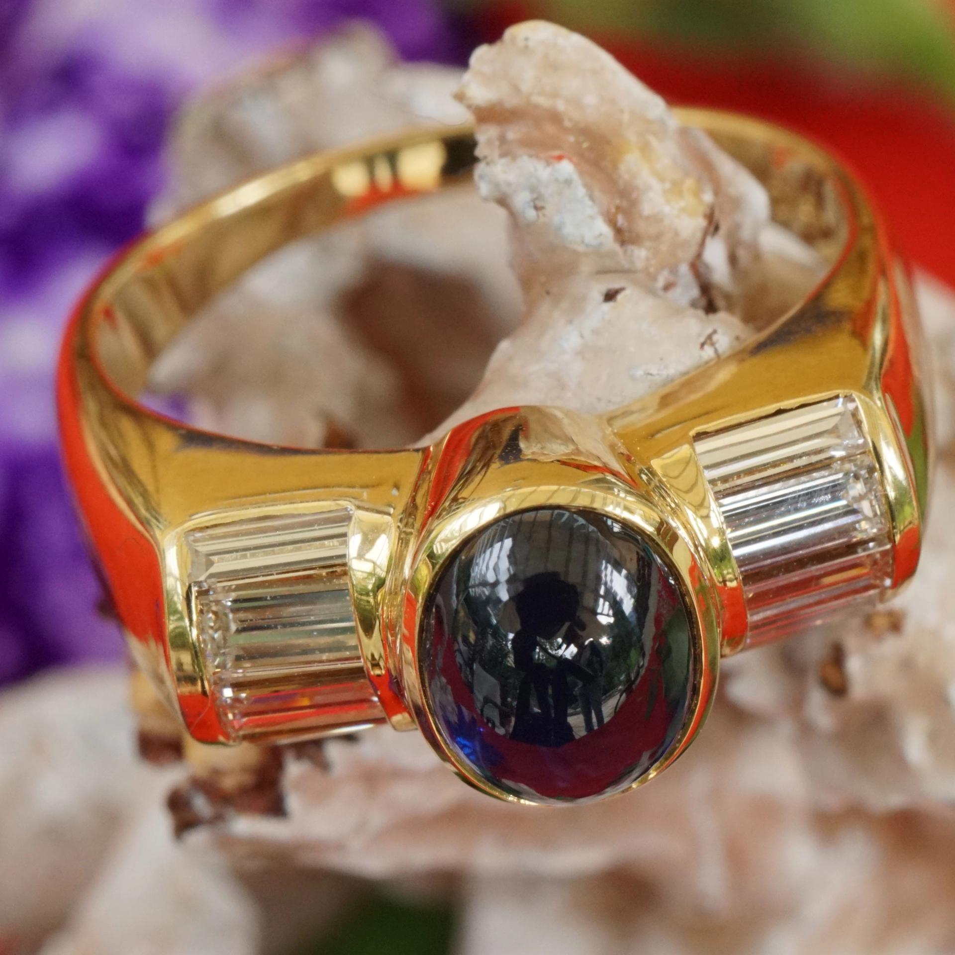 Saphire Diamond Ring....very high Quality...18 kt Yellowgold