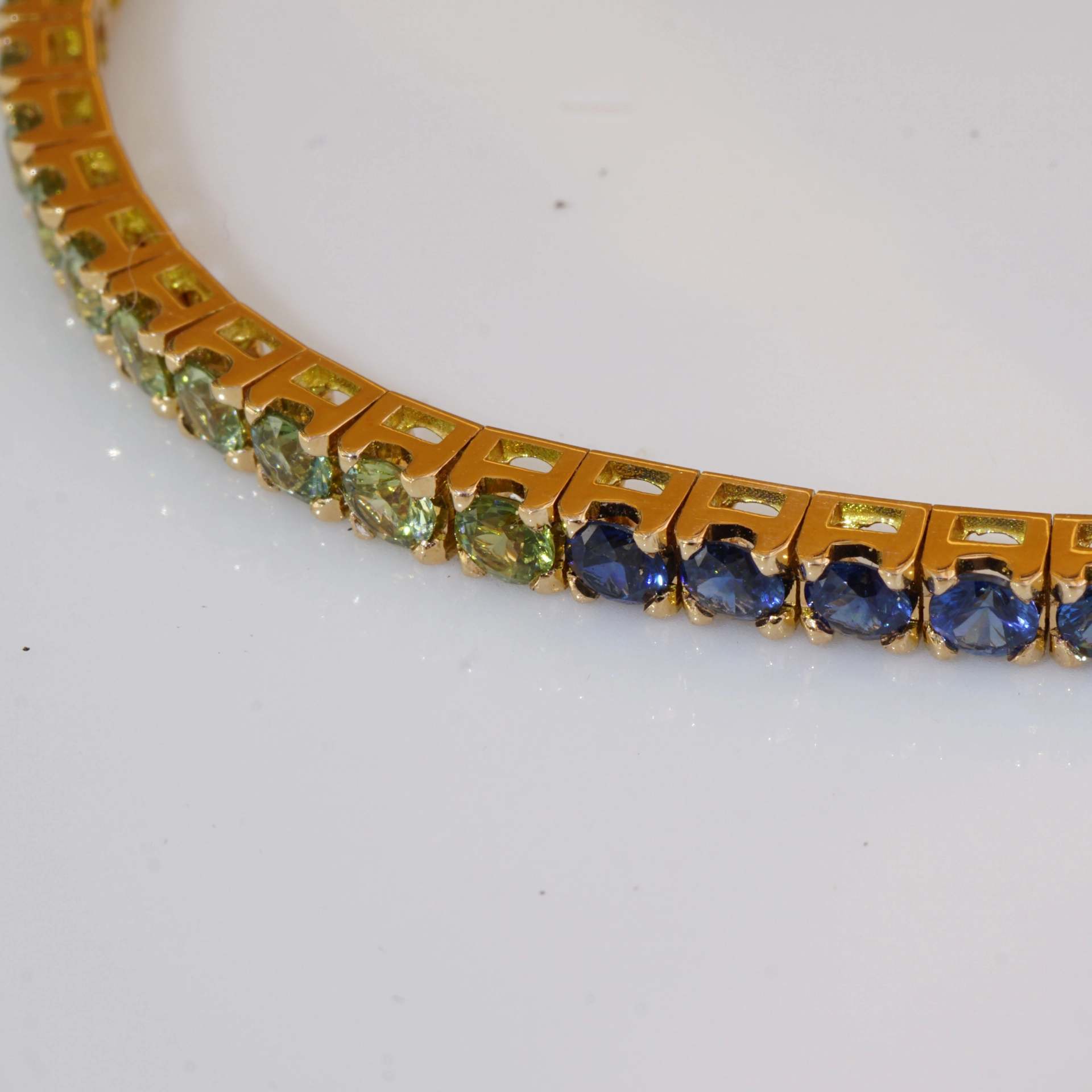 A Dream Journey in the World of Colors....Saphire Bracelet 18 Kt Rosegold