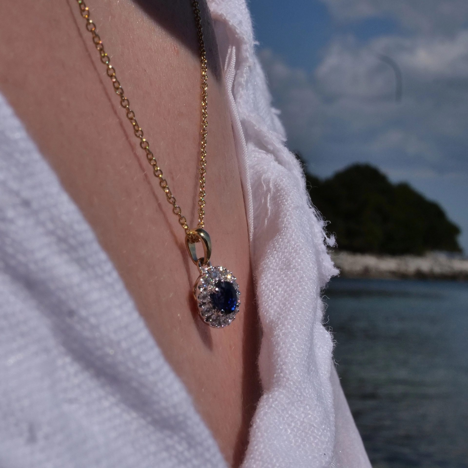 Saphir Brillant Anhänger m. Kette hergestellt in Traditionsgoldschmiede 750er Gelbgold