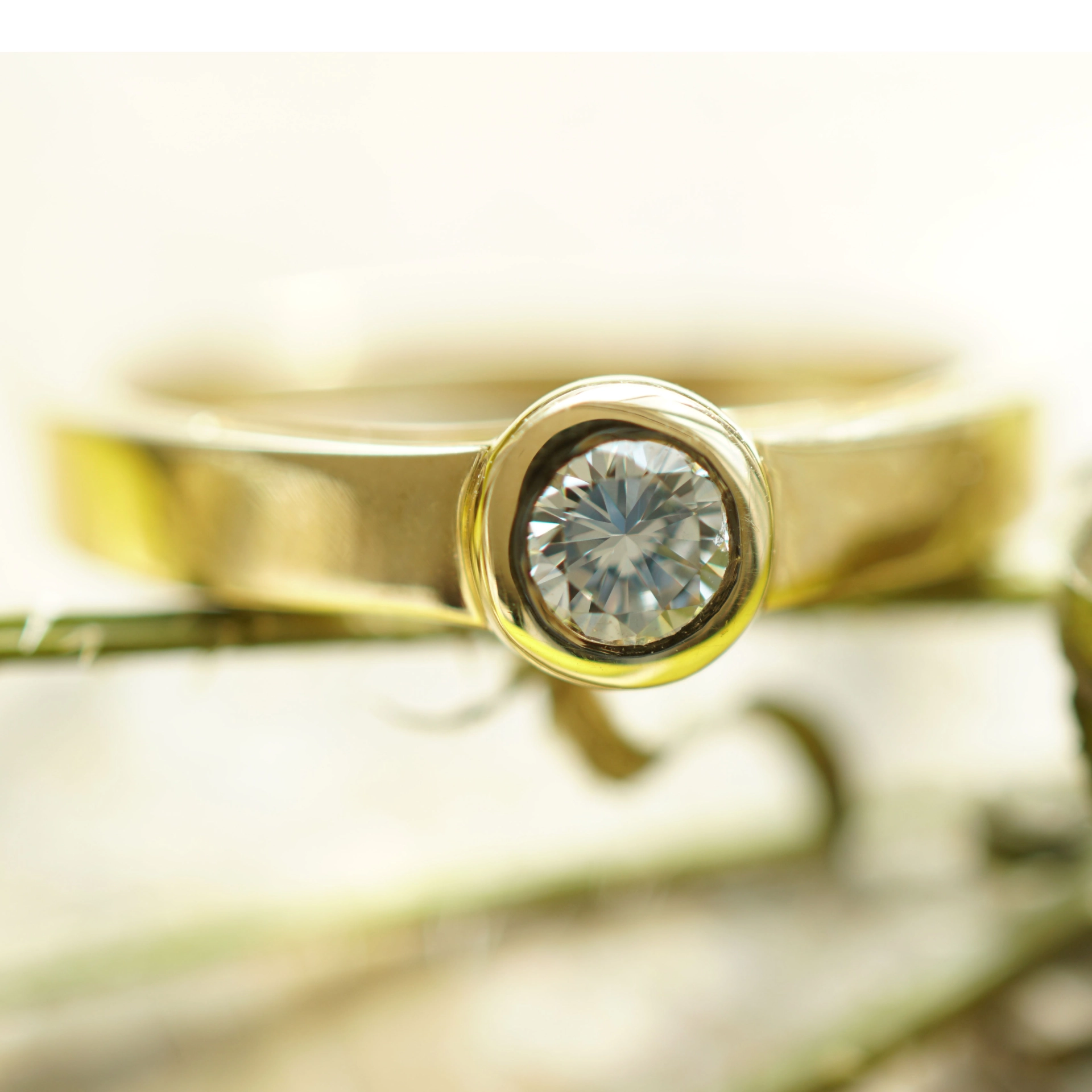 Solitaire Brilliant Ring 0.23 ct TCR VVS2 750 Yellowgold 3.9 mm D. Great Brilliance