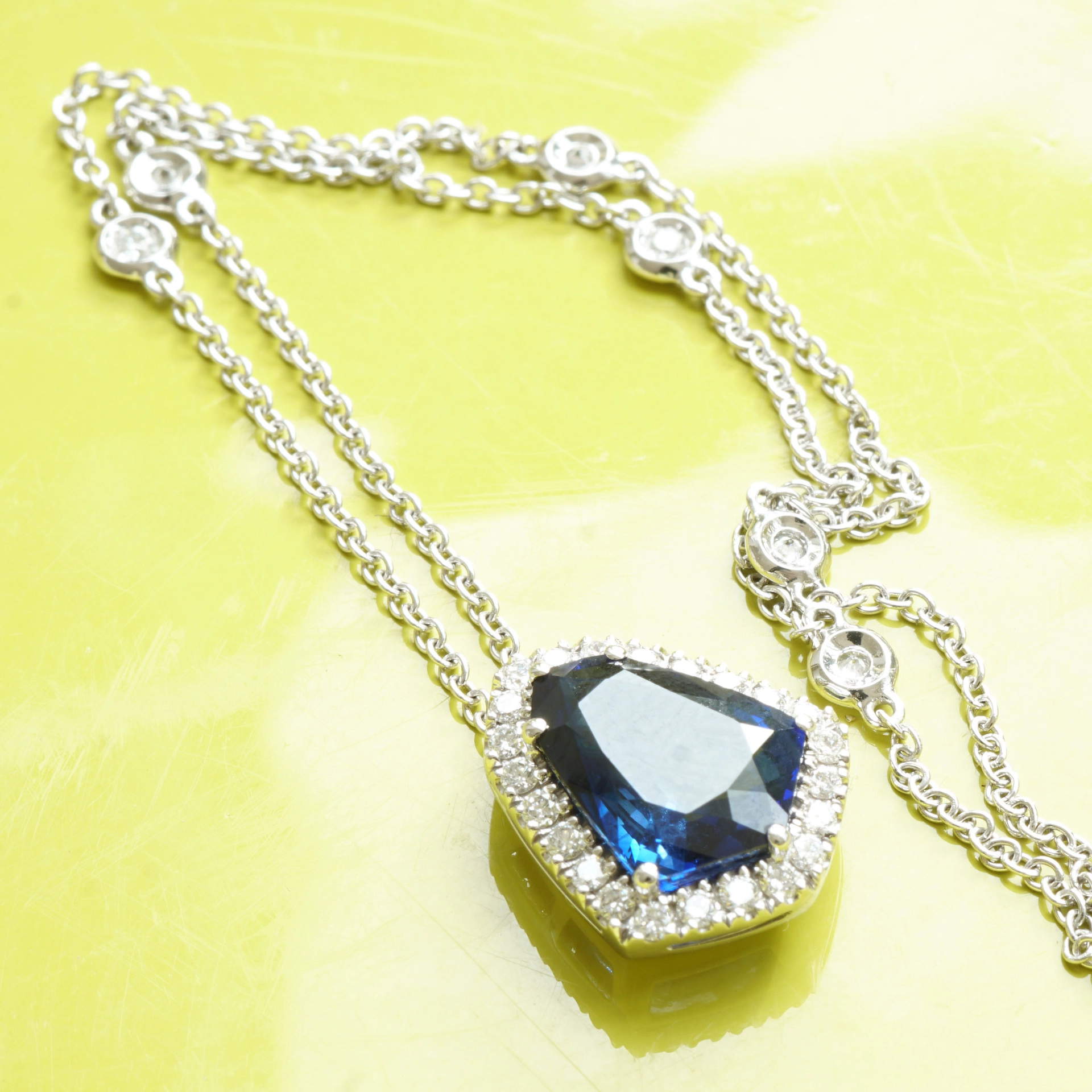 Saphire Diamond Necklace made in Italy.....AAA+ Best Quality 18 kt Whitegold