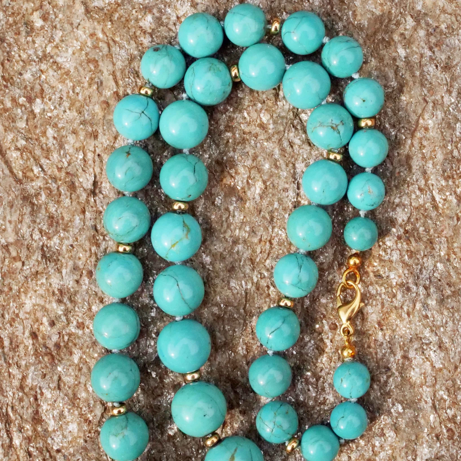 Fine Turcjoise Necklace 9-15 mm 18 kt Yellowgold Summer Jewelry