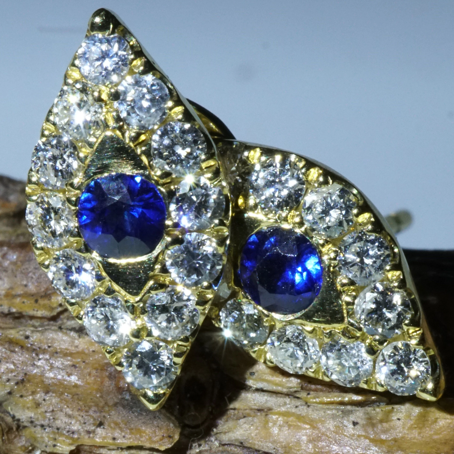 Just a nice Shape...Navette Earrings 18 kt Gold fine Gems
