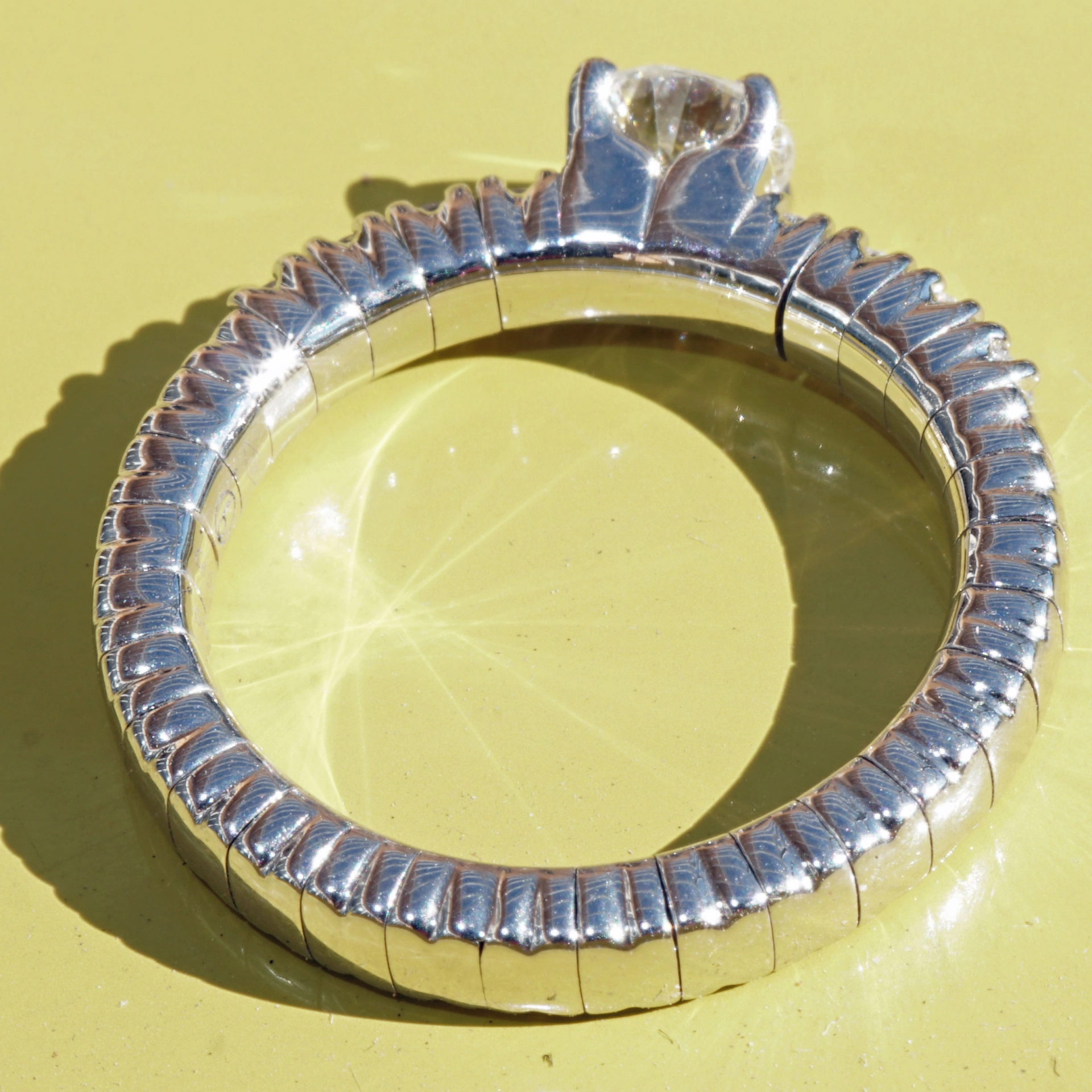 Brilliant Ring fexible 0.70 ct White Gold 18 kt Silhouette Bentner made in Germany