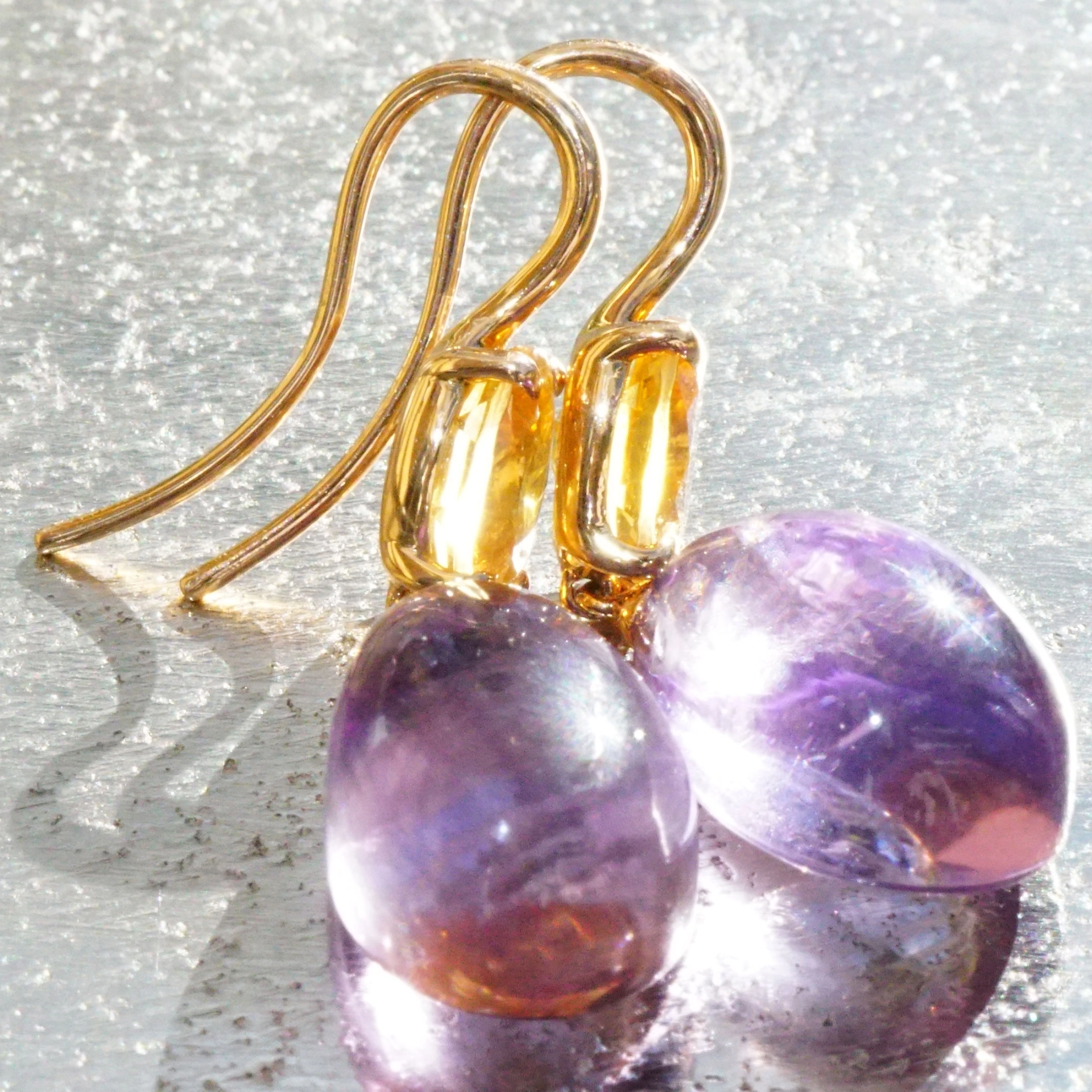 Earrings of high quality made in a traditional Italian goldsmith in Valenza, modern Design
