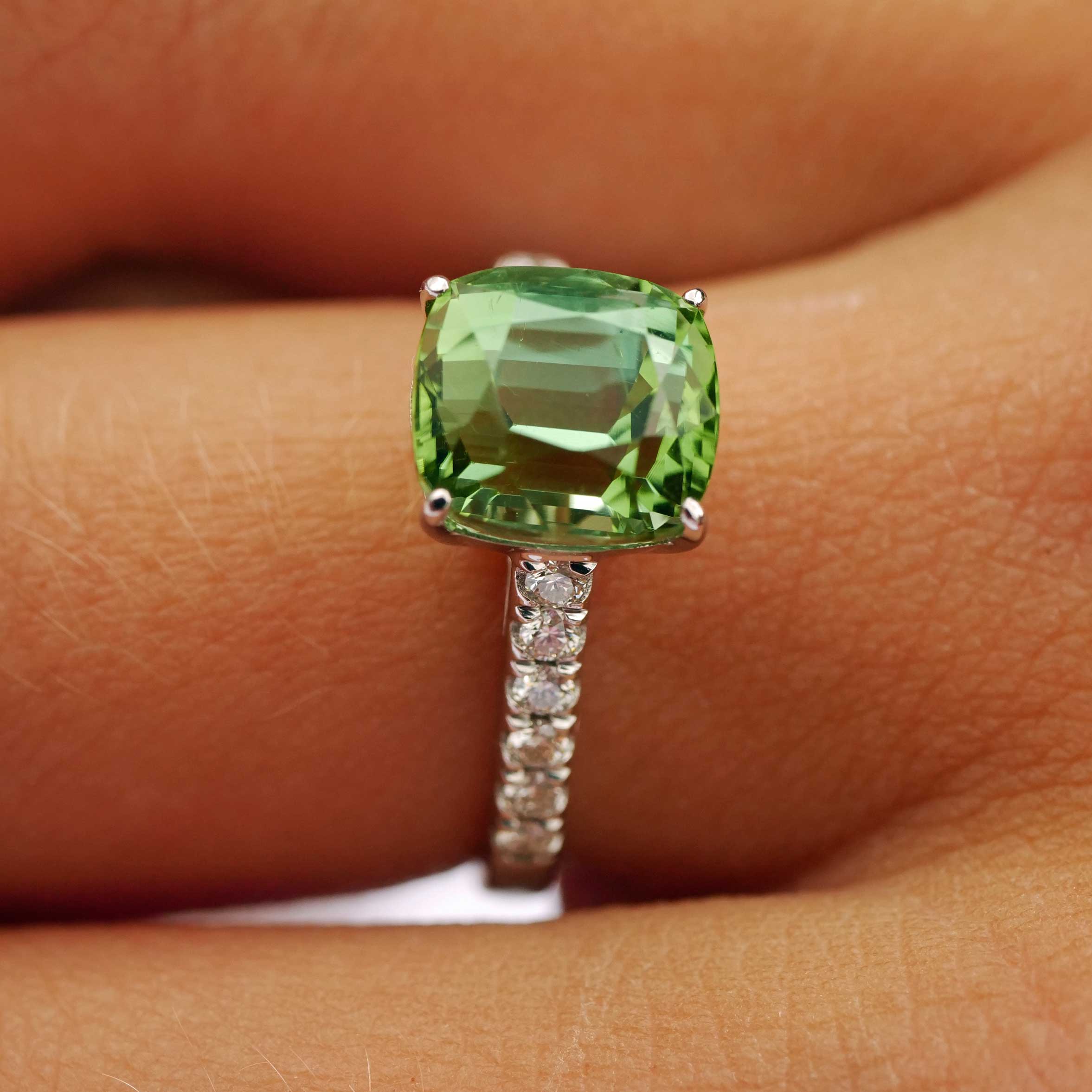 Lagun Green-Blue Tourmaline Brilliant Ring 750 White Gold 3.90 ct 0.27 ct Afghanistan Top Quality