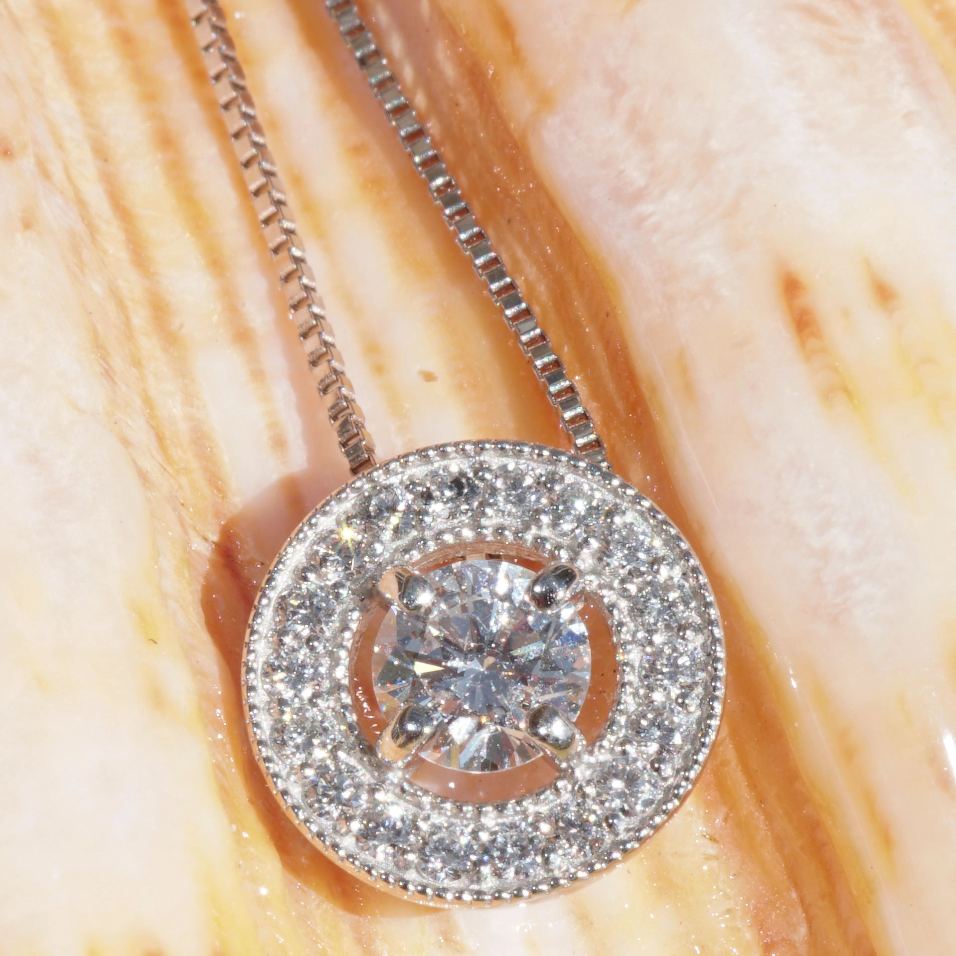 Necklace 0.375 ct Platinum...brilliance and grace...Jewelery to fall in love wit