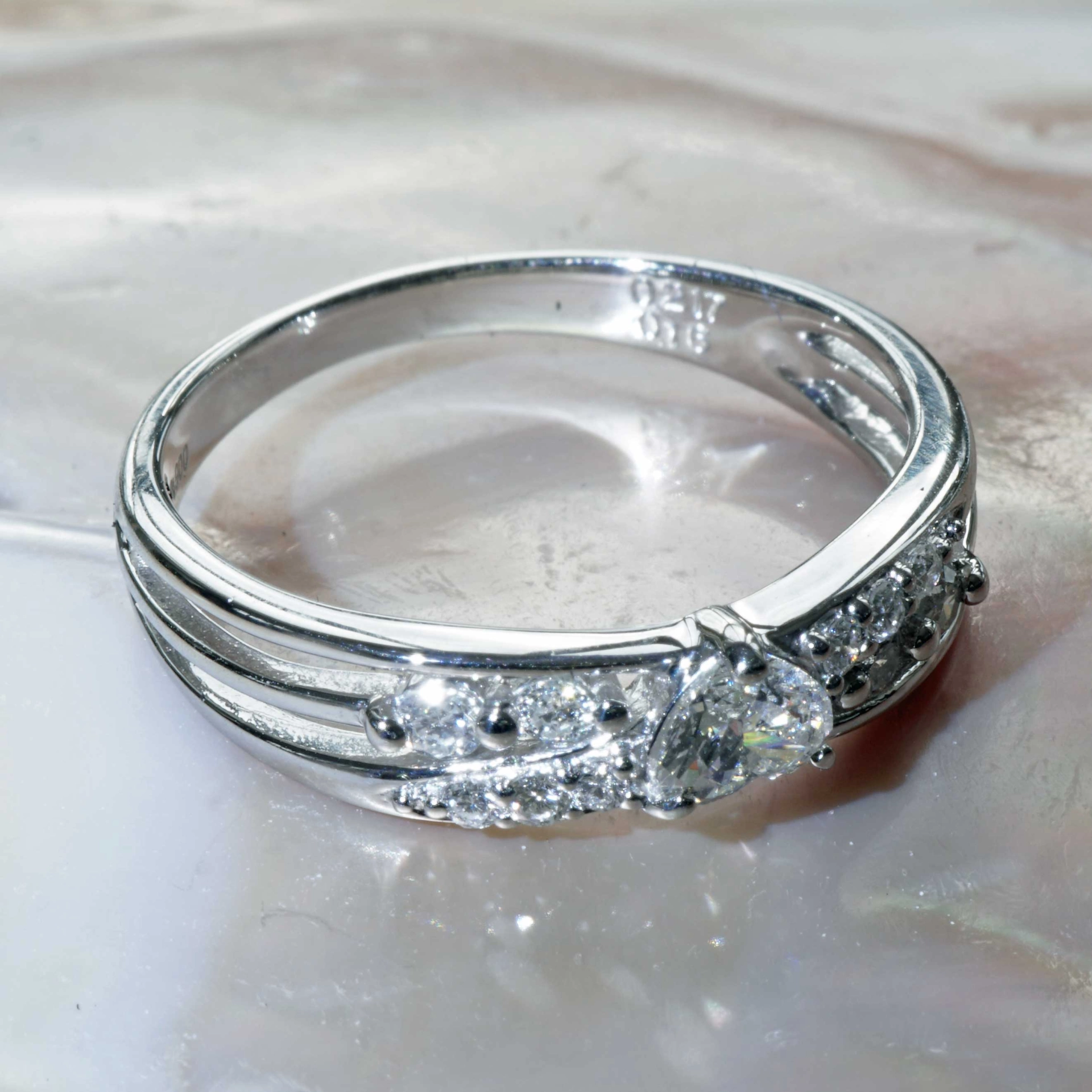 Heart Diamond Platinum Ring TW VVS beautiful solid Design 19x8x3 mm