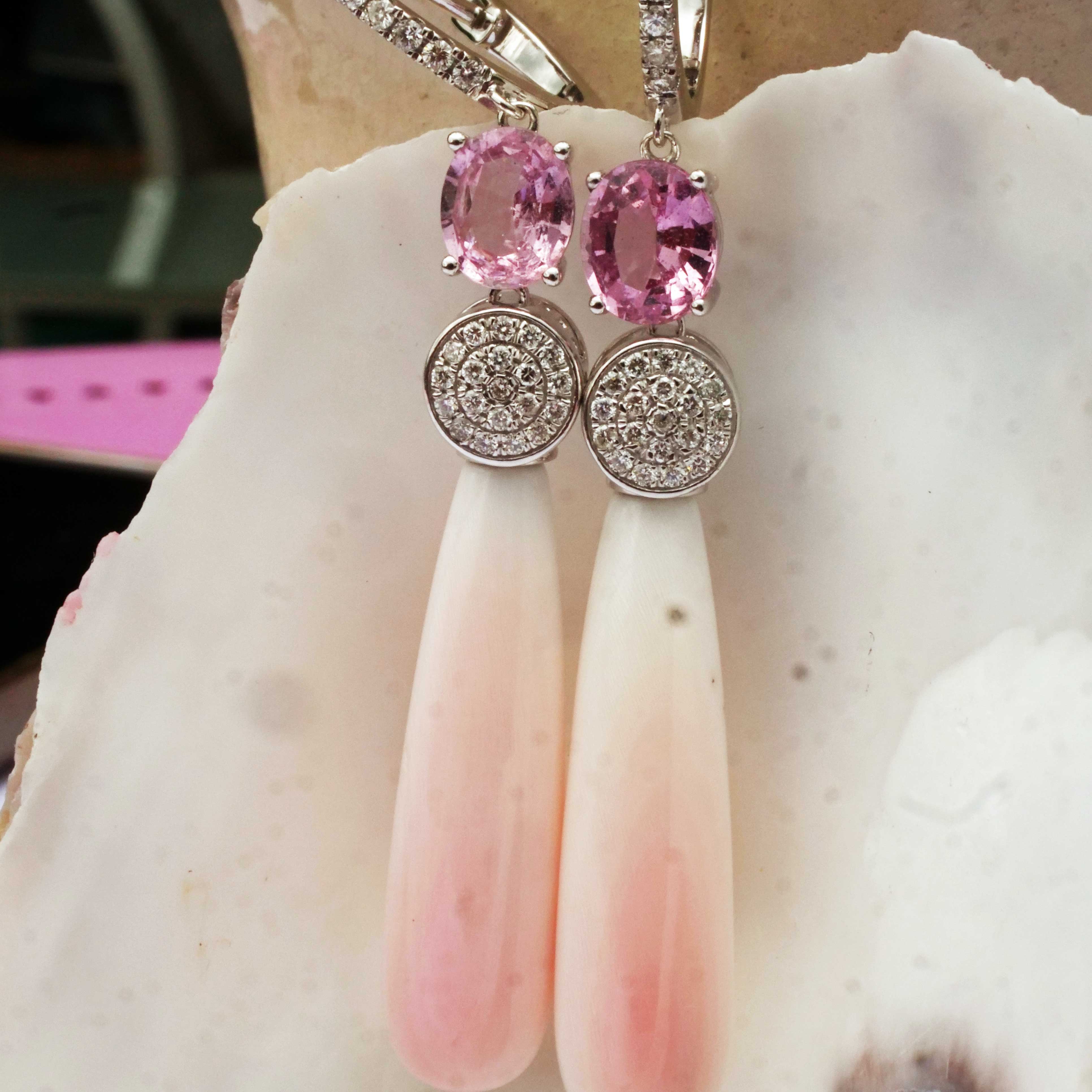 Spinel Brilliant Mother of Pearl Earrings 750 White Gold 0.47 ct TW VS Mine Tajikistan 2.15 ct Great Pink