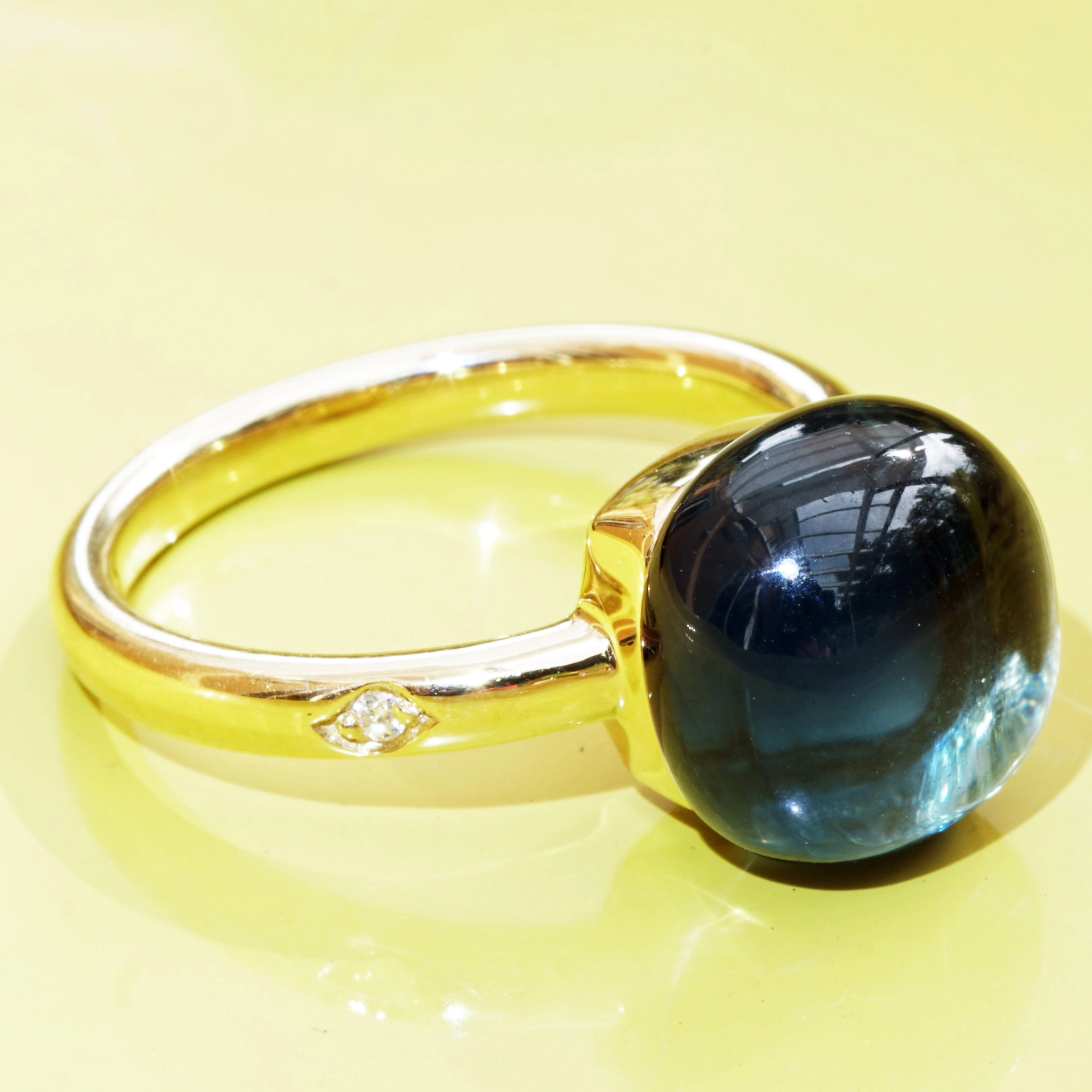Bluetopaz Brilliant Ring 18 kt Yellow Gold...perfekt floating Effect