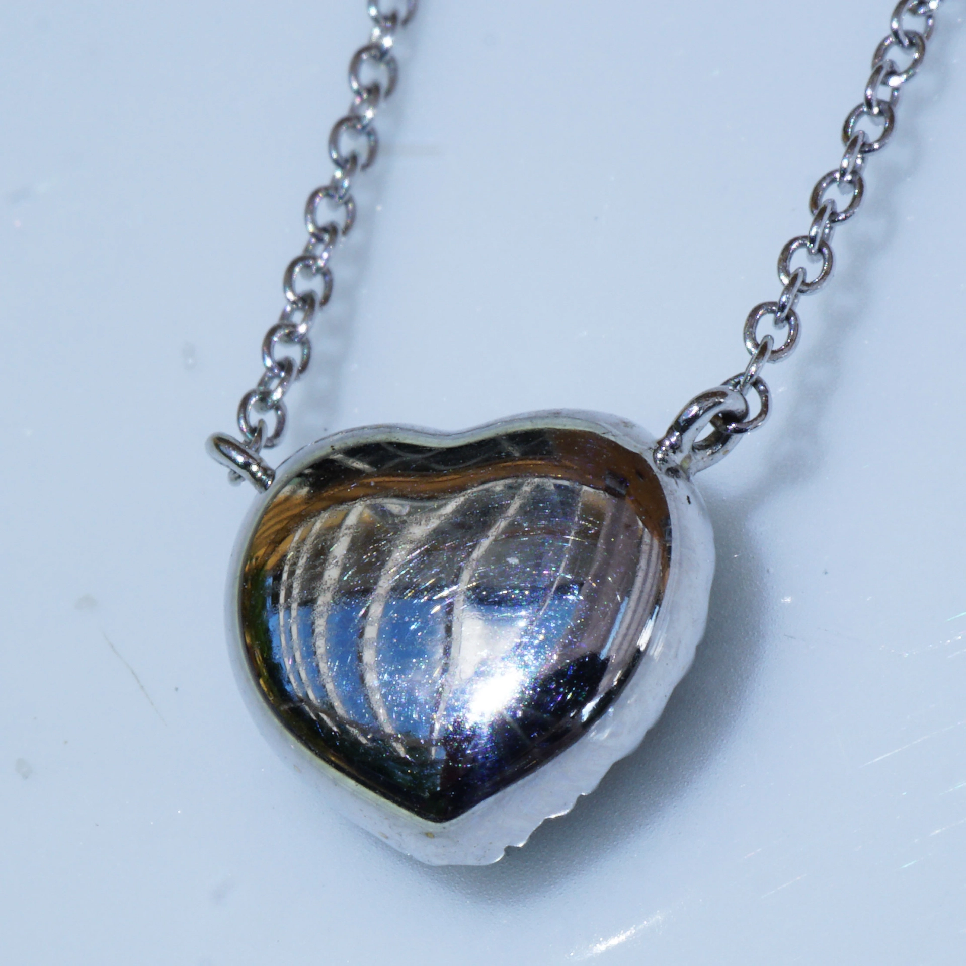 18 kt Whitegold Diamond Saphire Necklace....in the Color of Luck Orange-Yellow