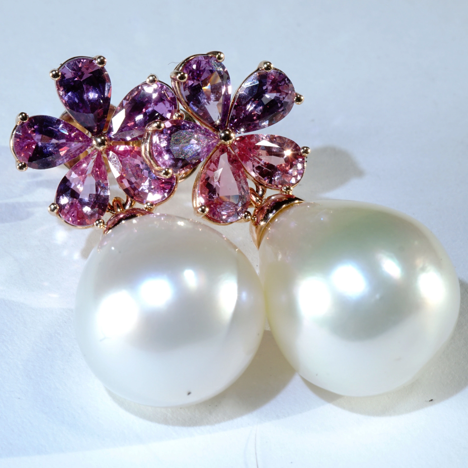 Mahenge Spinel Earrings with Southsea Pearls 18 kt Rosegold