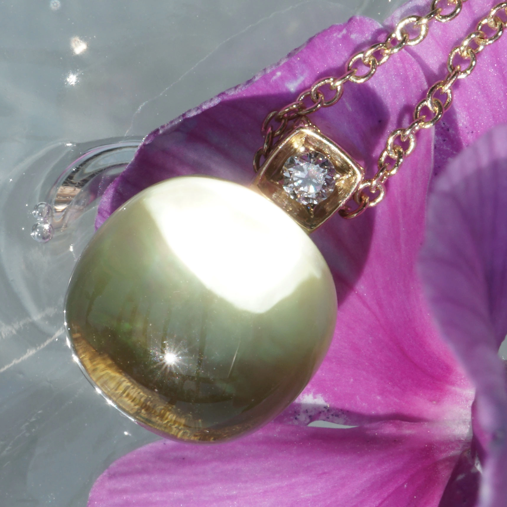 Lemonquartz Brilliant Pendant with Chain 18 kt Yellow Gold...perfekt floating Effect