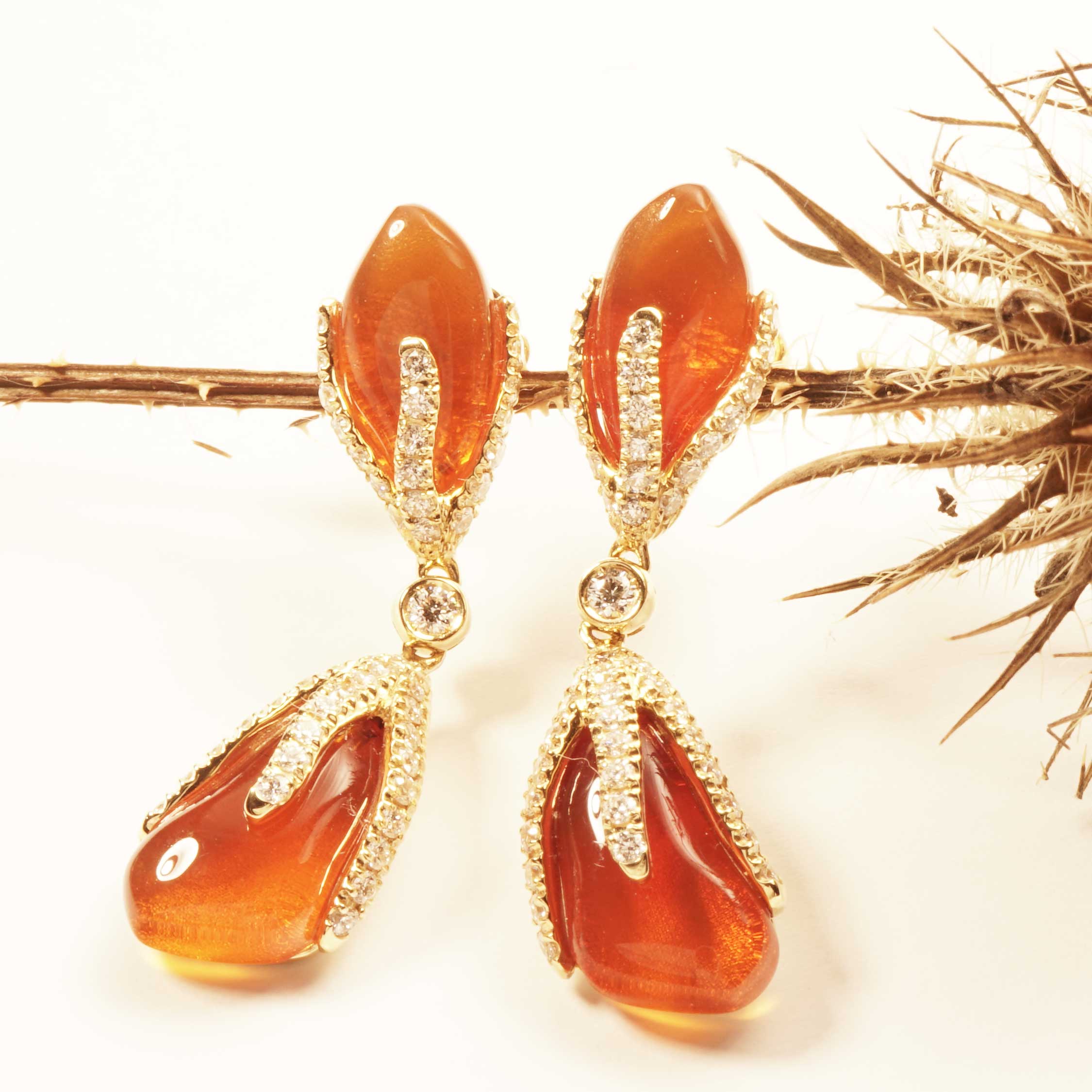 Fireopal Brilliant Earrings 18 kt Yellow Gold...abstract Design sooo stunning 