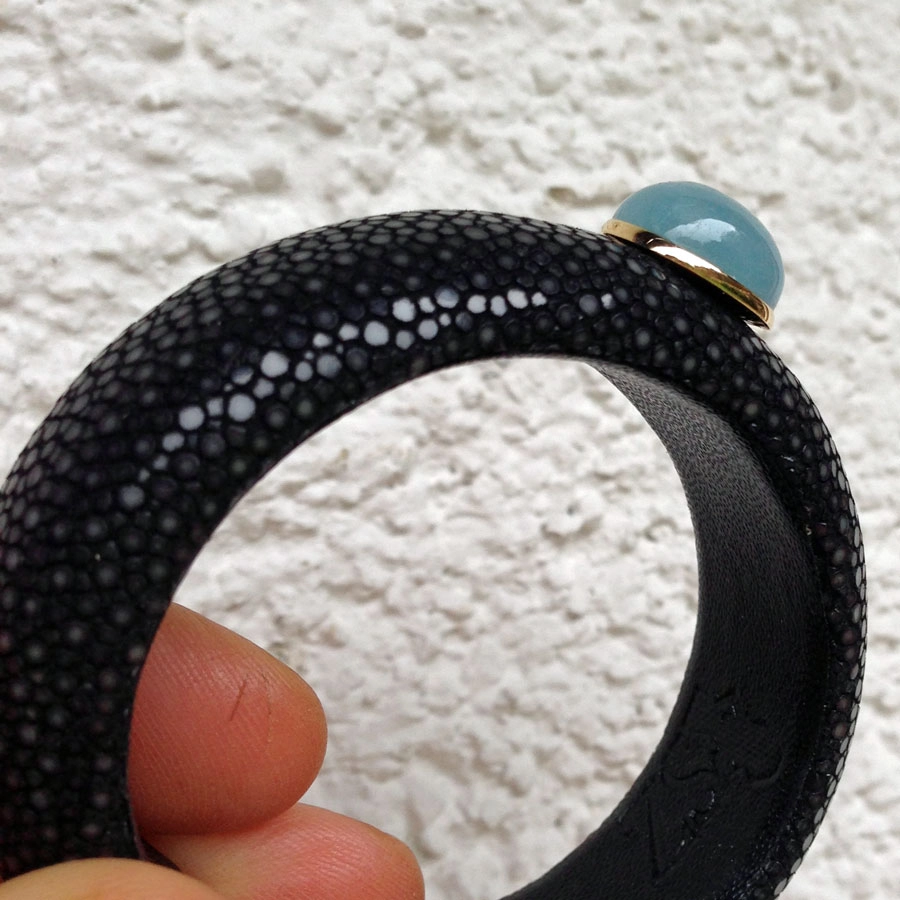 Aquamarin Stingray Bracelet 14 kt Yellow Gold...Sky Blue