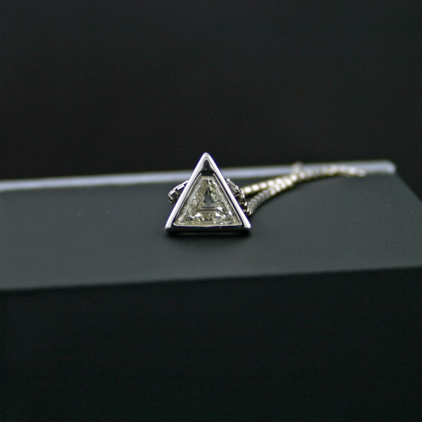 Solitäranhänger m. Kette, 900/-Platin