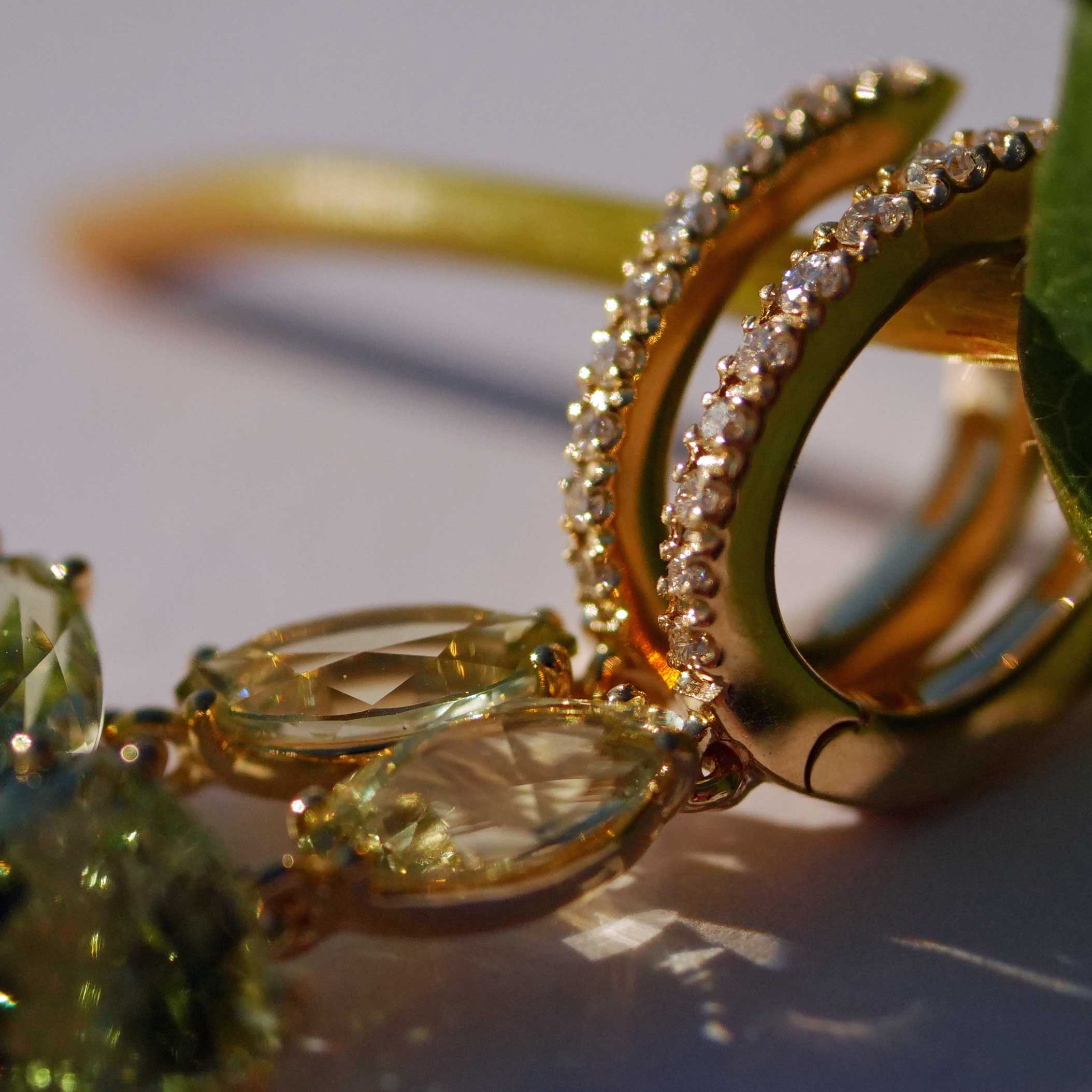 Chrysoberyl Tourmaline Peridot Brilliant Drop Earrings 750 Yellow Gold 10 ct AAA+... unbelievable, fragile play of colours