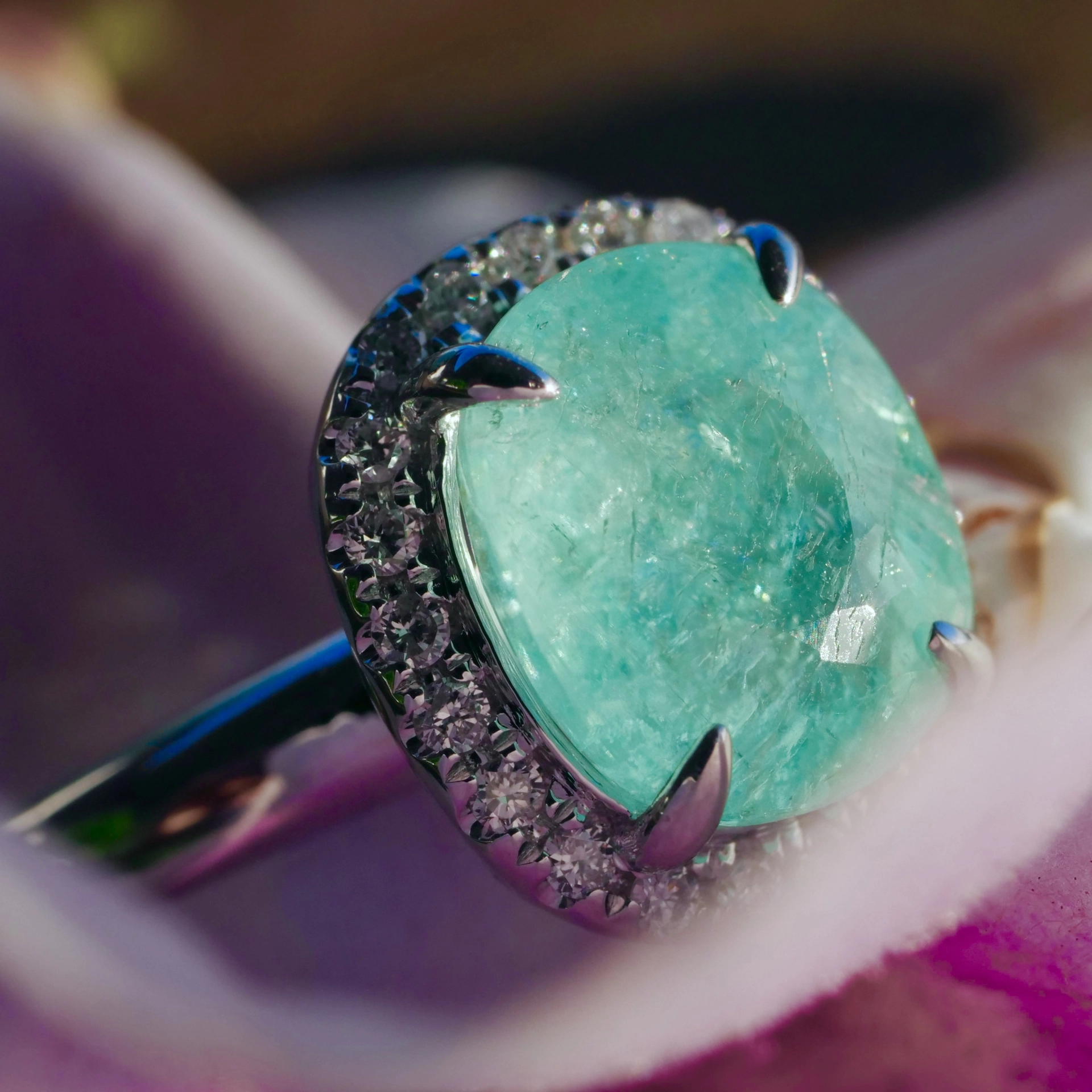 Paraiba Tourmaline Diamond Ring...Whitegold...Blue-Greenish Pool Color