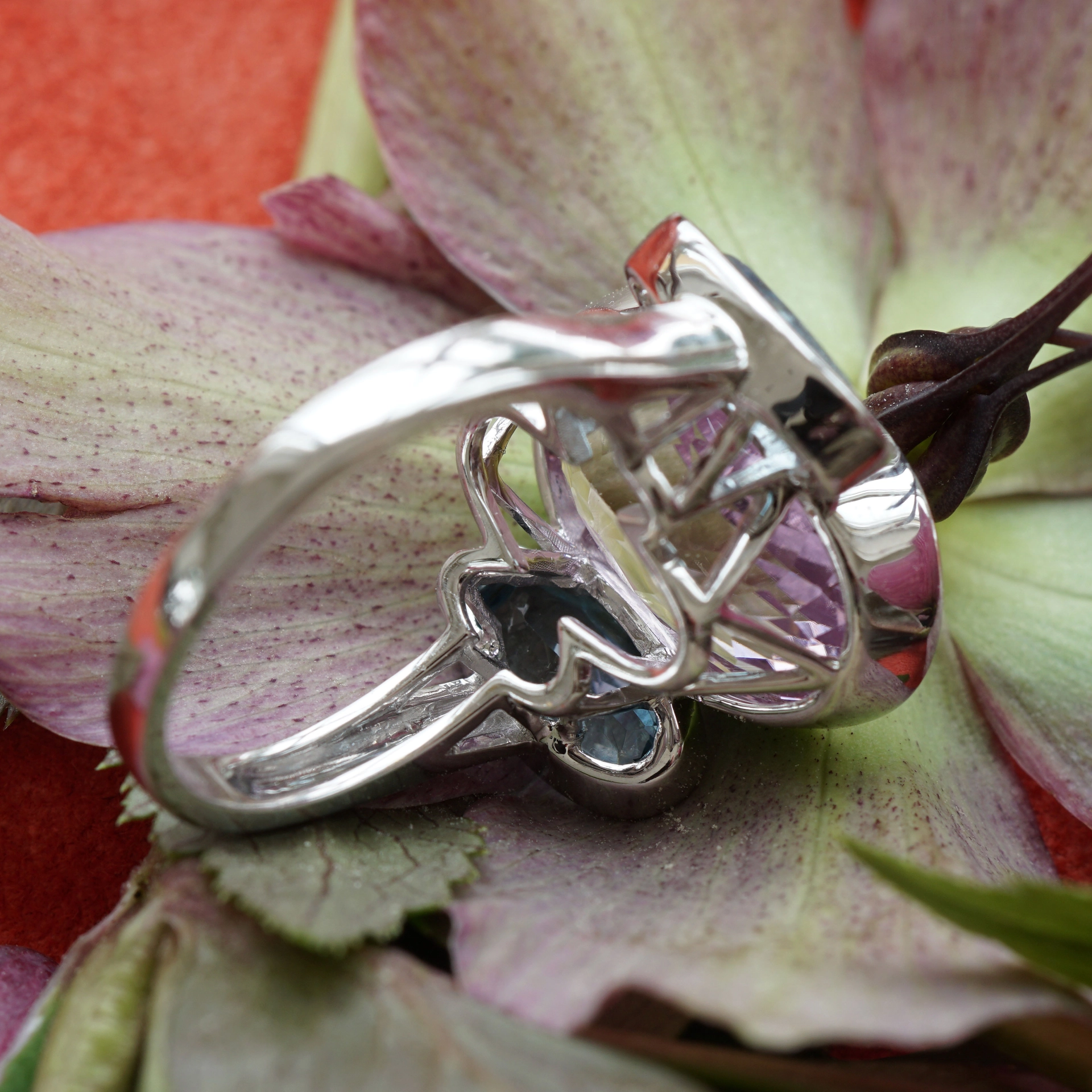 Kunzite Aquamarine Ring 11.76 ct 1.96 ct in 750 Whitegold Baby Colors