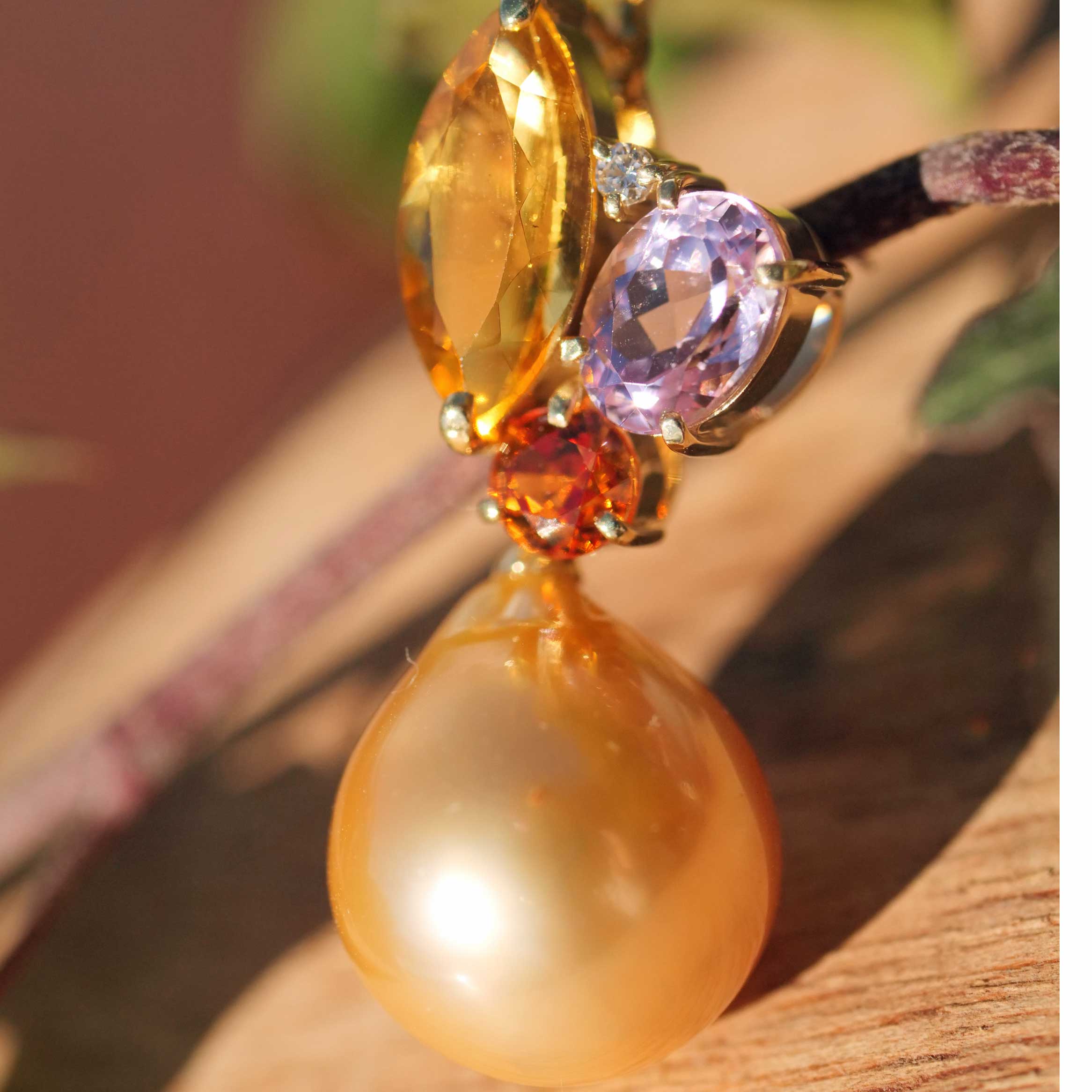 South Sea Pearl Gemstone Brilliant Pendant with Chain 750 Yellow Gold... Multi Paradise Colors