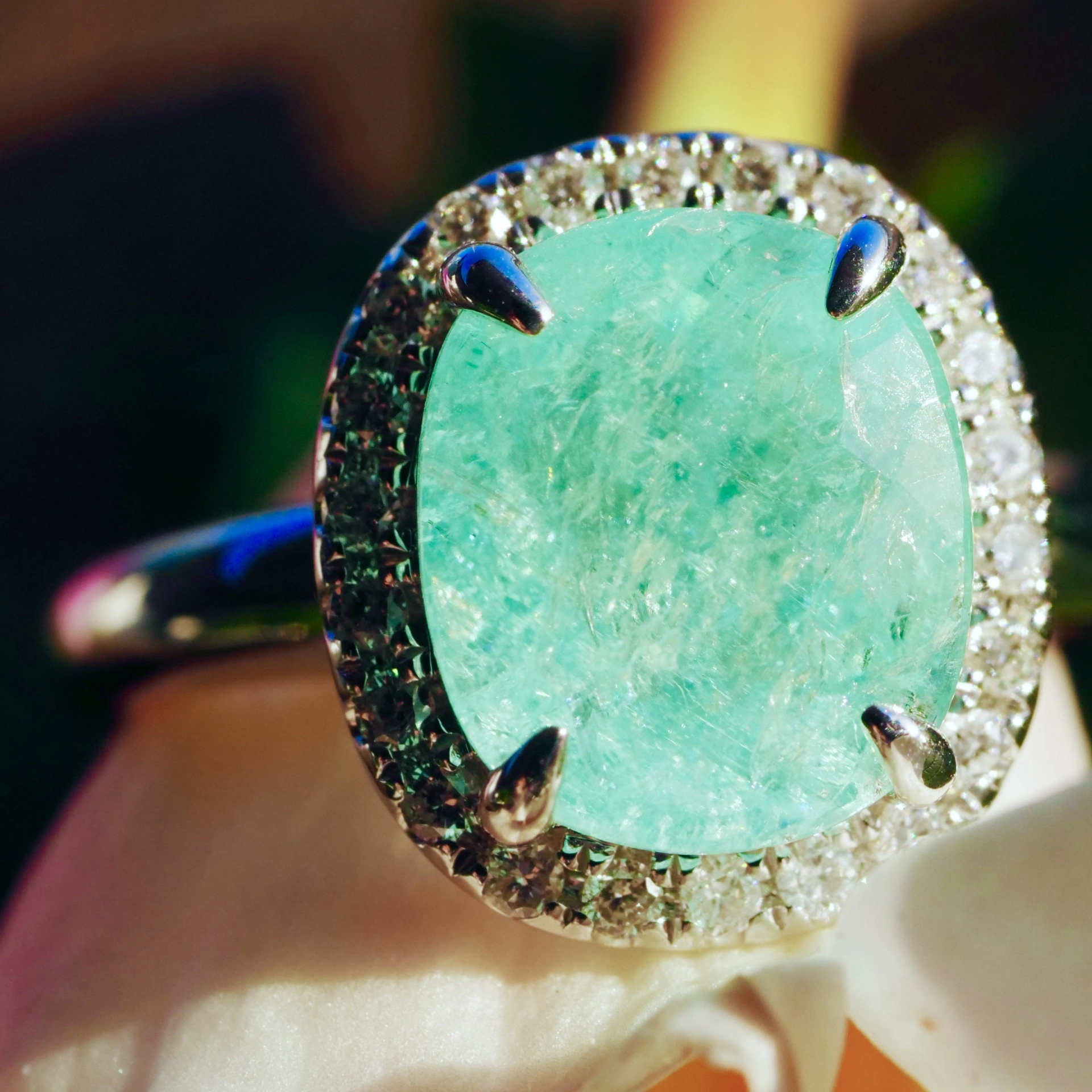 Paraiba Tourmaline Diamond Ring...Whitegold...Blue-Greenish Pool Color
