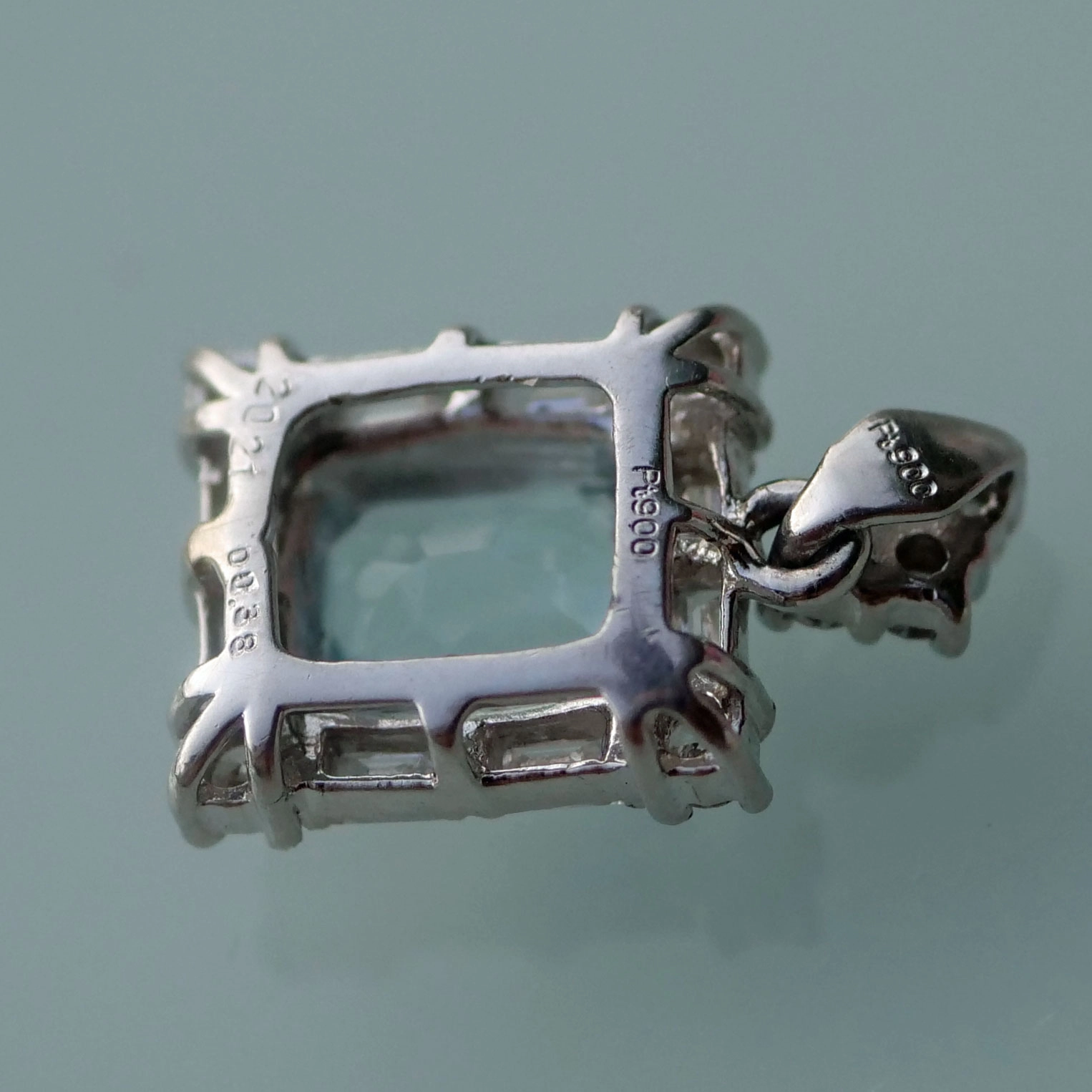 Schmuckzicke Aquamarin Diamant Anhaenger Platin