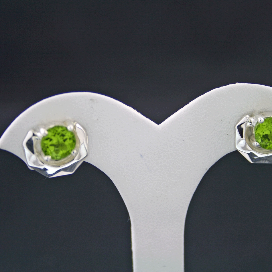 Silberschmiedearbeit mit feinem Peridot, 925/-Silber,