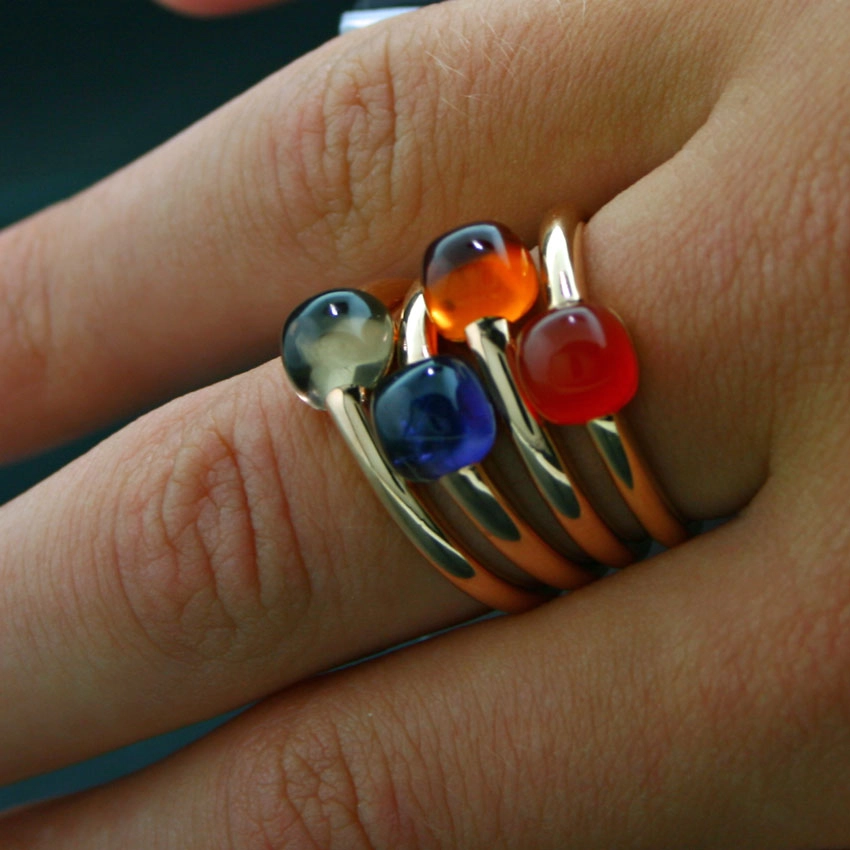 Cushion-Ringe, 750er-Gold mit unterschiedlichen Edelsteinen, 18 kt Rosegold,