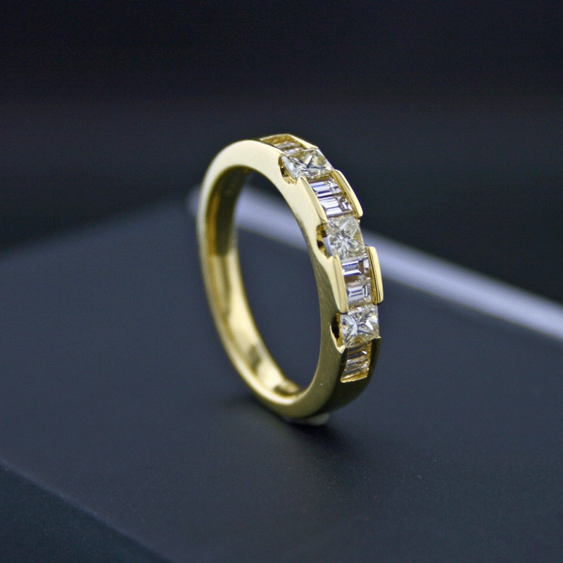 Diamant-Ring, 750/-GG.