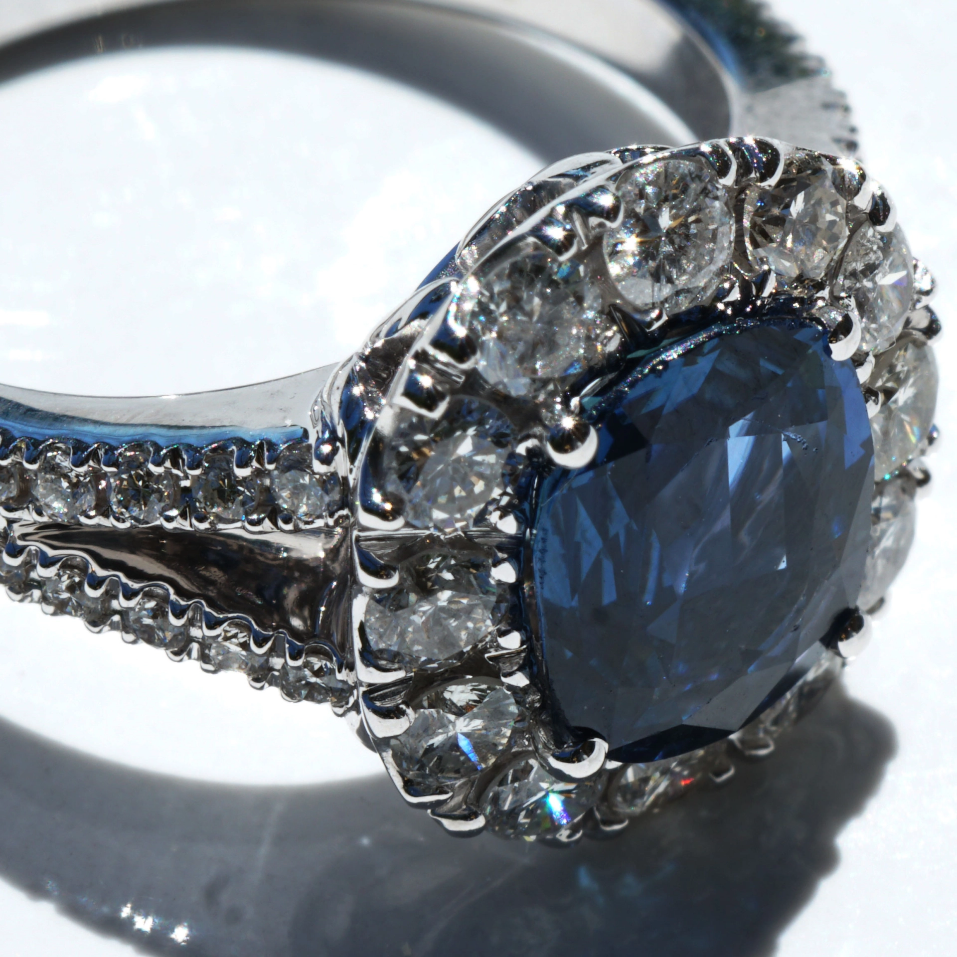Saphire Diamond Ring 750 Whitegold ....High-End Piece of Jewelry