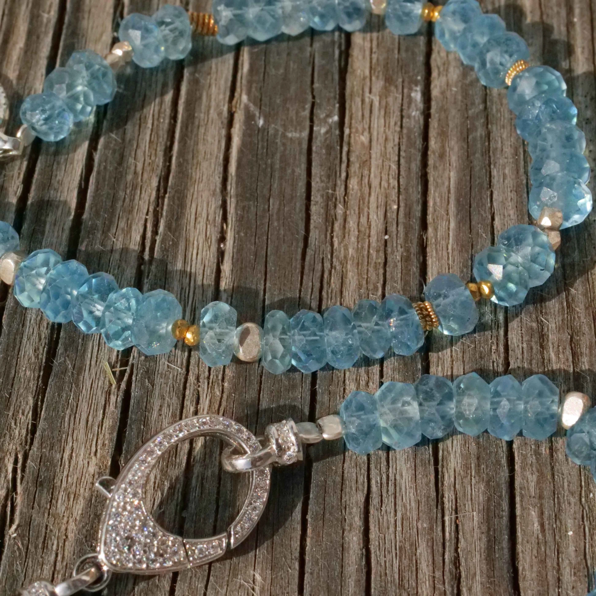 Aquamarin Necklace with handmade Balls in 900er Finegold and silver...so pretty
