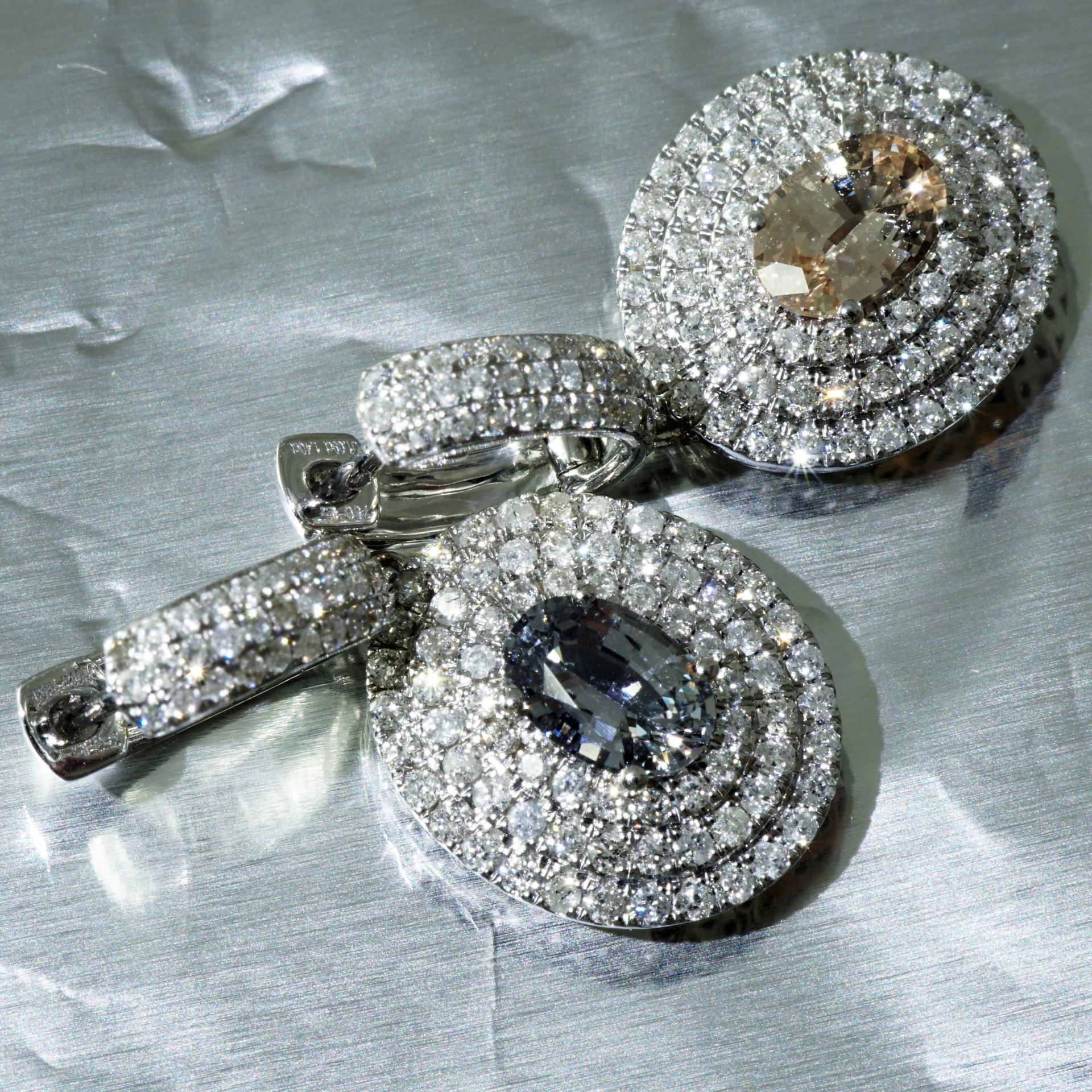 Saphire Brilliant Earrings 18 kt White Gold Ilakaka Mine Madagascar natural Color