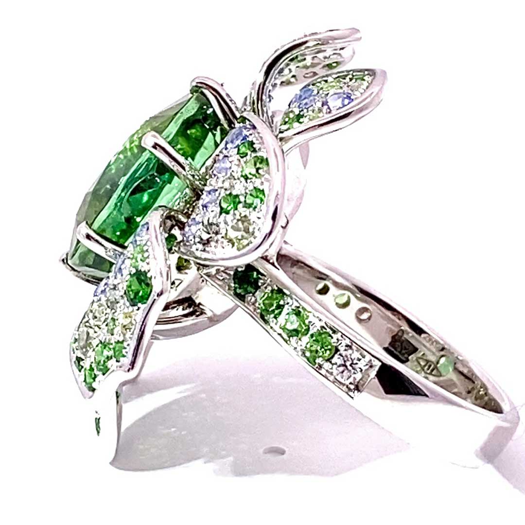 Tourmaline Sapphire Tsavorith Blossoms Ring 750 White Gold... from the famous Jaba mine in Afghanistan 13.65 ct