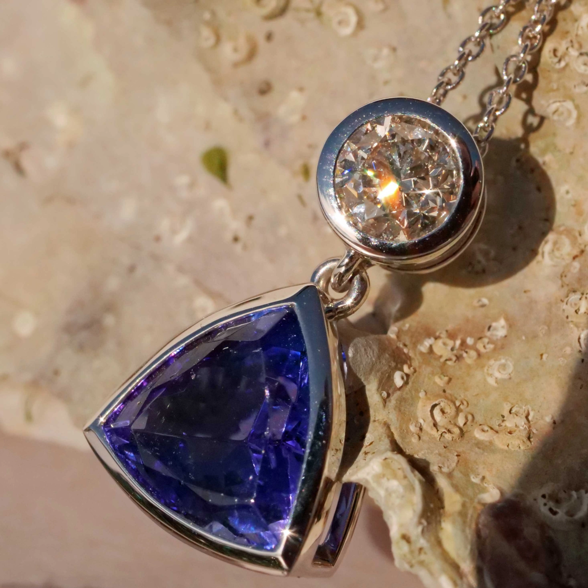 Tanzanite Pendant with Diamonds....Luxury Mood 18 kt White Gold GIA Certificate