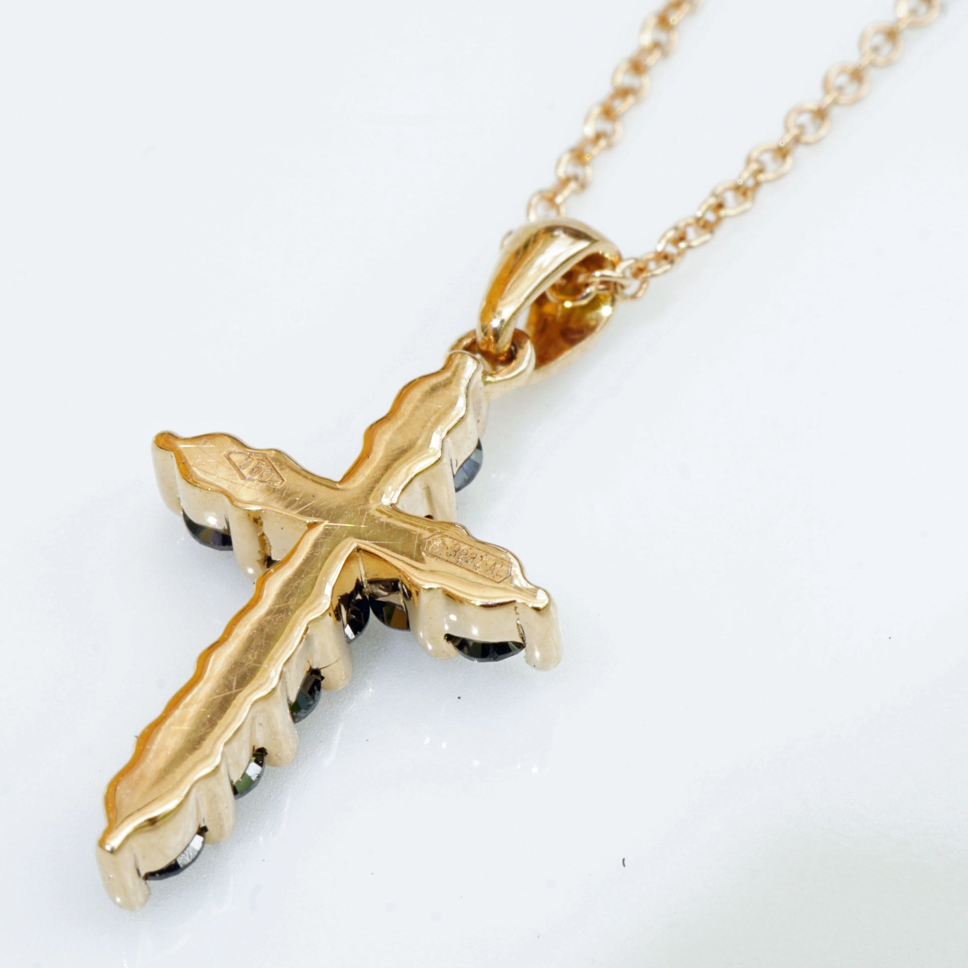 Black Brilliant Cross Pendant 0.35 ct 18 kt Rose Gold made in Italy