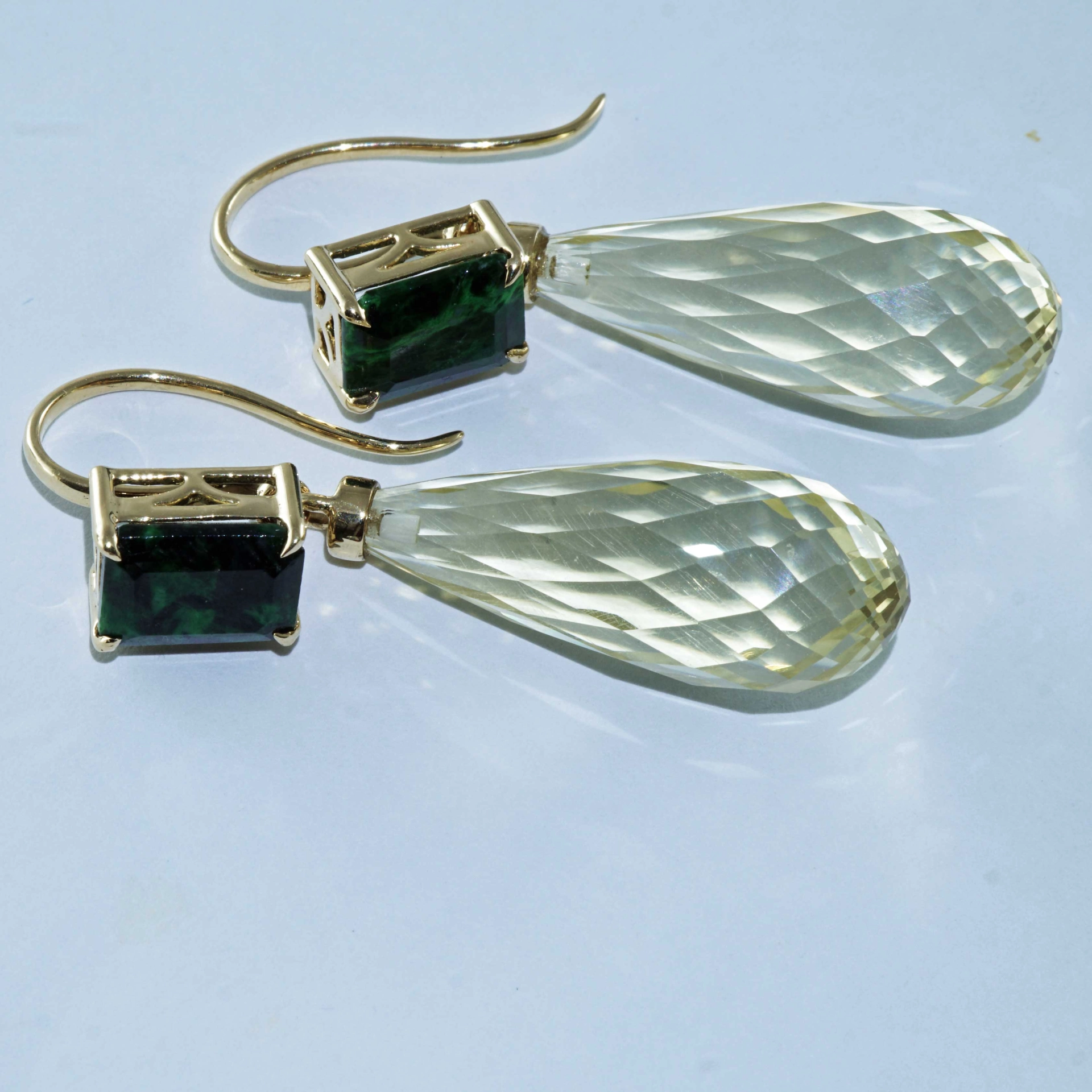 Lemon Citrine Chlormelanite  Earrings 18 kt Yellowgold..green yellow Inspiration