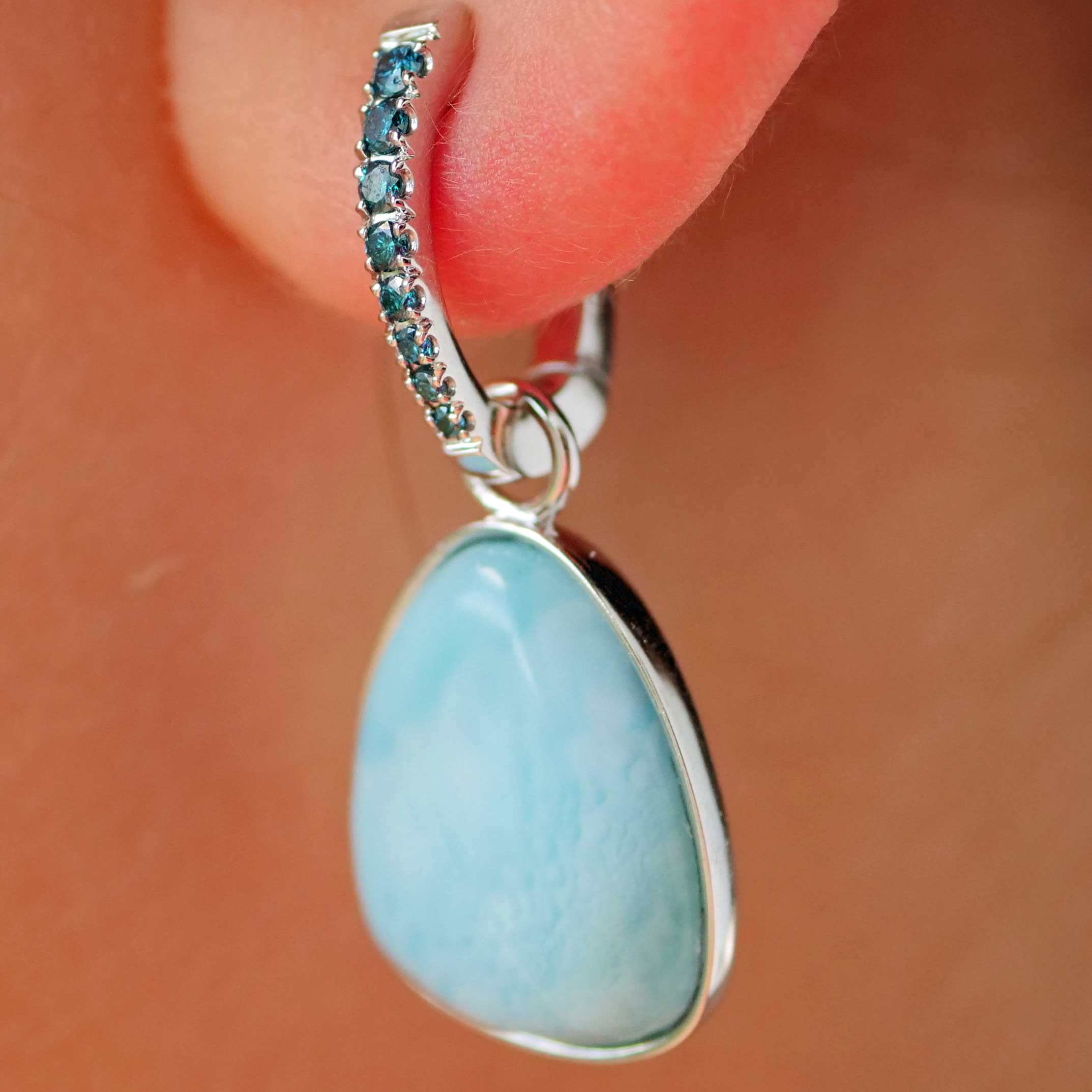 Larimar brilliant hoop earrings 750 white gold 0.20 ct TW VS I unhookable and so blue beautiful