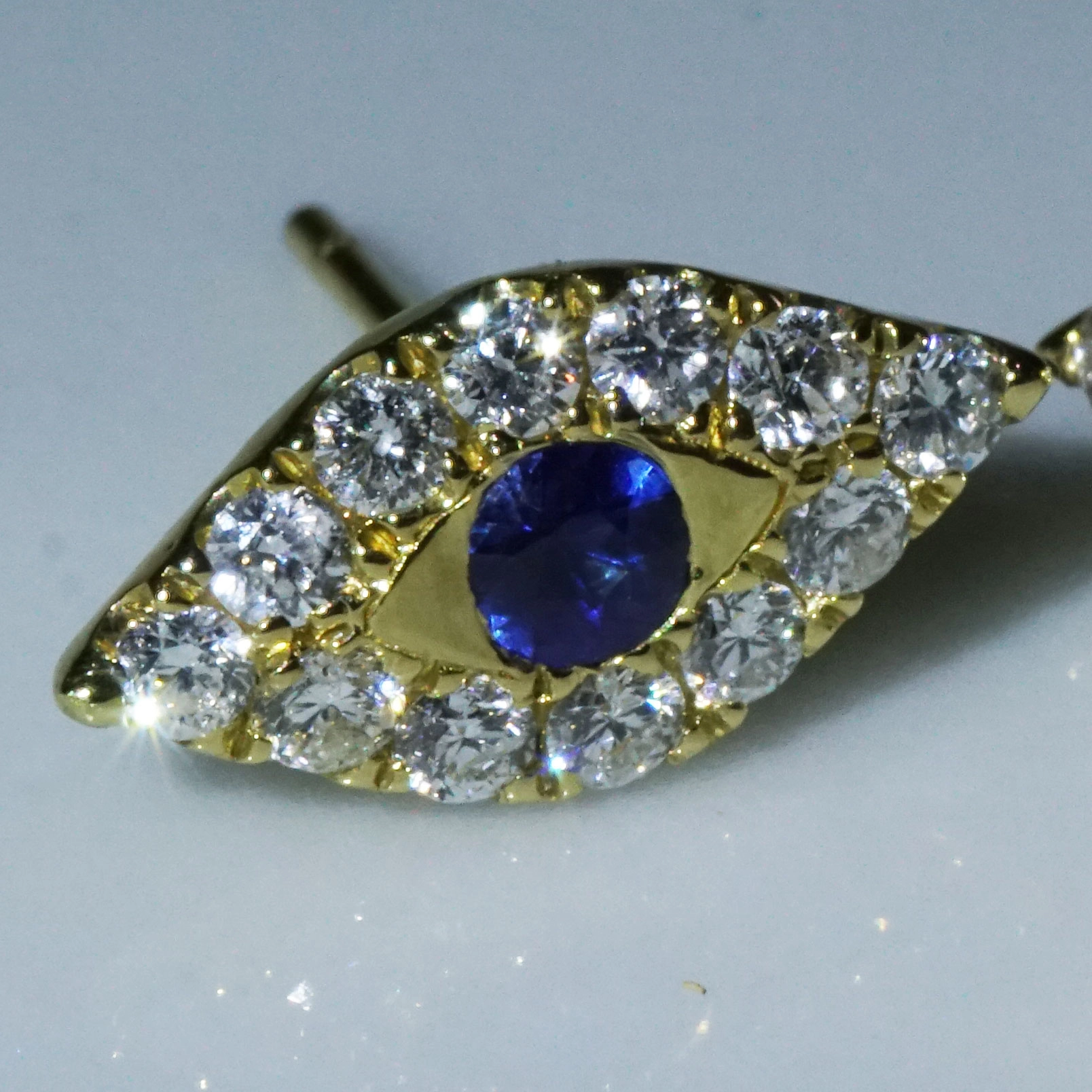 Just a nice Shape...Navette Earrings 18 kt Gold fine Gems