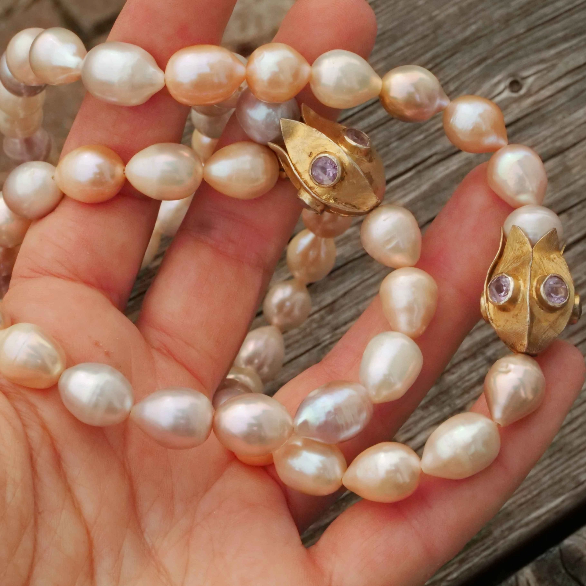 Baroque multicolor Pearl Necklace with tulip shaped Elements..... what a Summer Jewelry