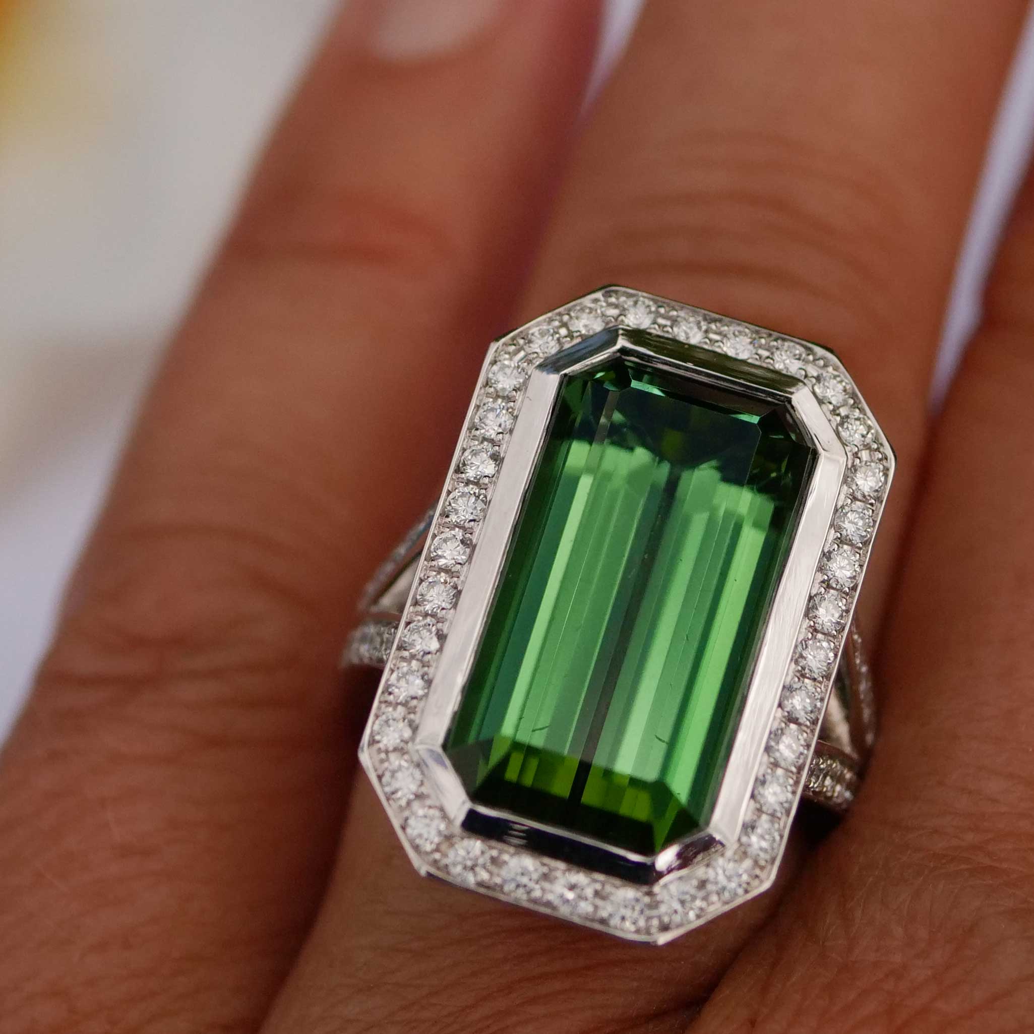 Tourmaline from Afghanistan green 19.79 ct fine Color Eyeclean Investment Gemstone