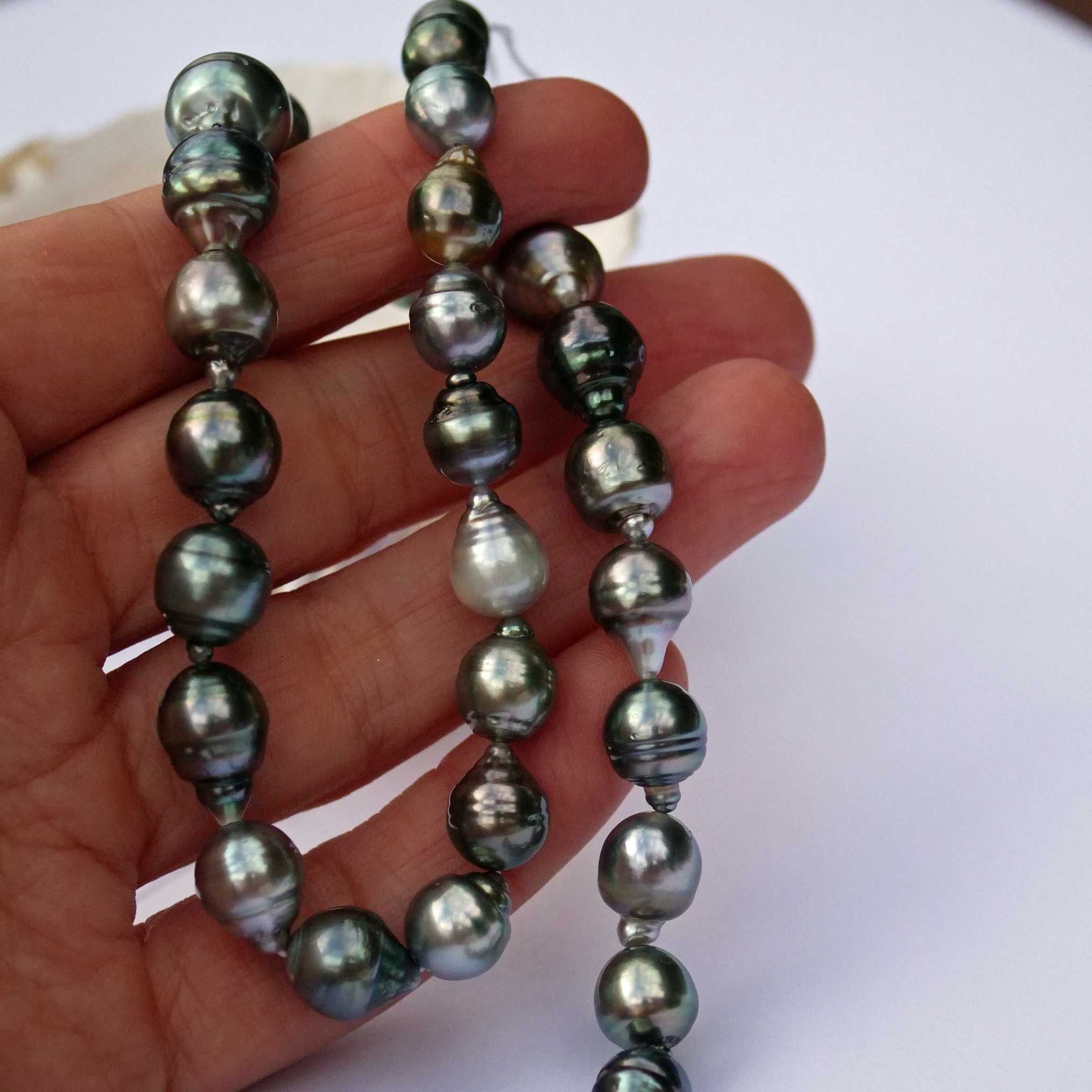 Tahitian cultured Pearl Strand 8-11 mm baroque strong Luster untreated