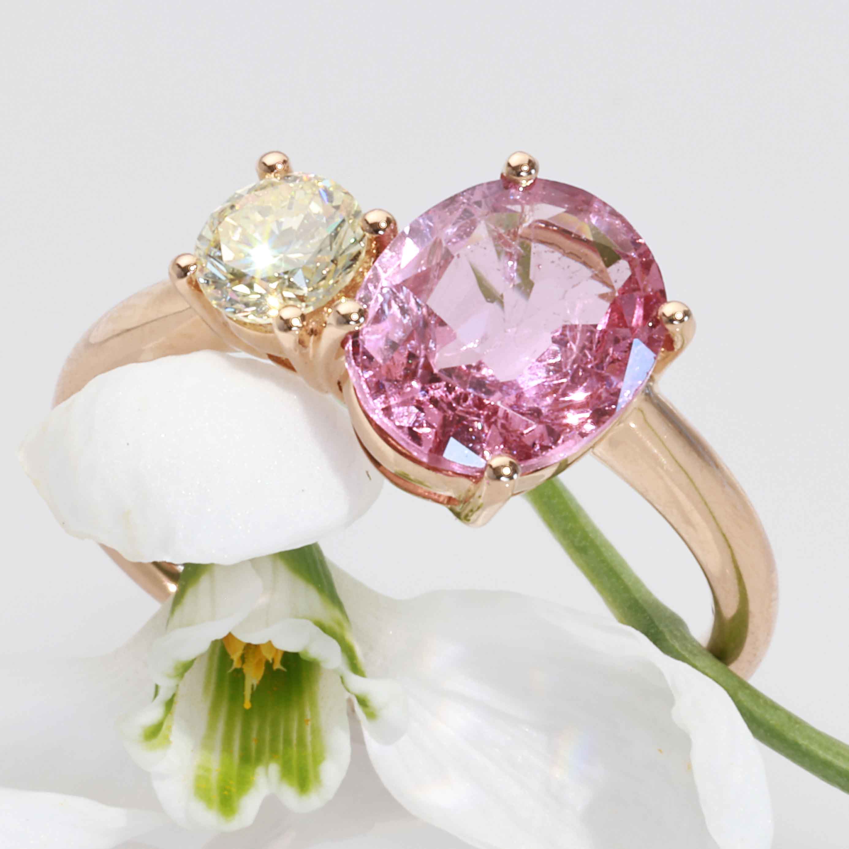 Rhodolite Brilliant Ring 750 Rose Gold 1.67 ct 0.25 ct Great Design to combine as a Peg Ring