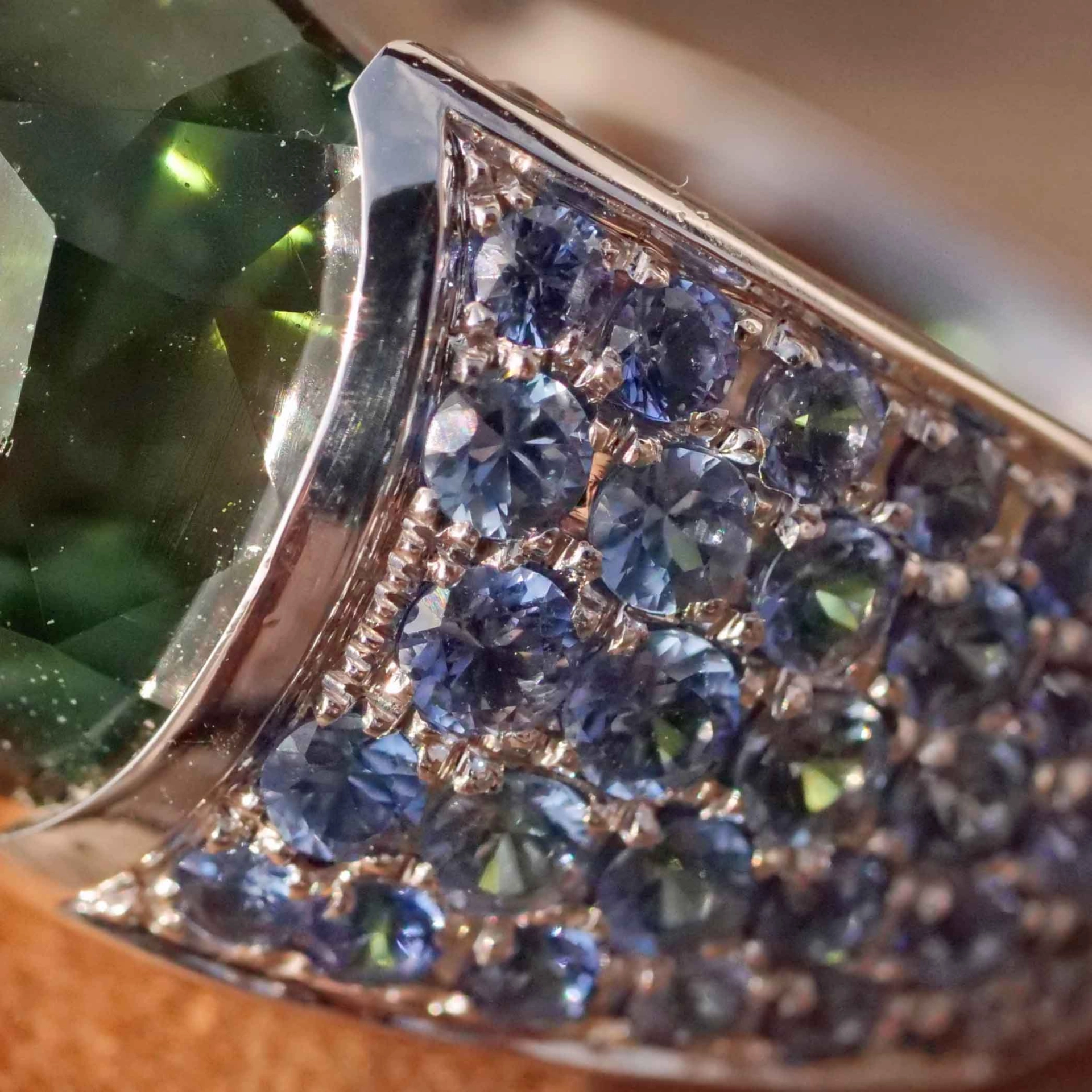Lagoon Green Turmalin Saphire Brilliant Ring 18kt Whitegold Afghanistan AAA+ 