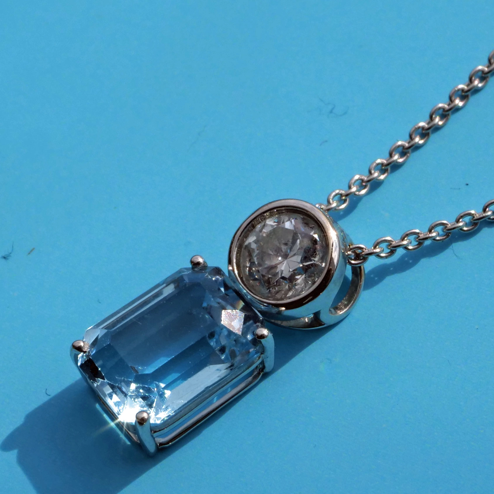Aquamarin Brillant Anhänger m. Kette 750er Weissgold 1.82 ct 0.42 ct....blue ice