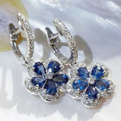 Saphire Brilliant Earrings floral Style...sooo pretty... 18 kt White Gold 