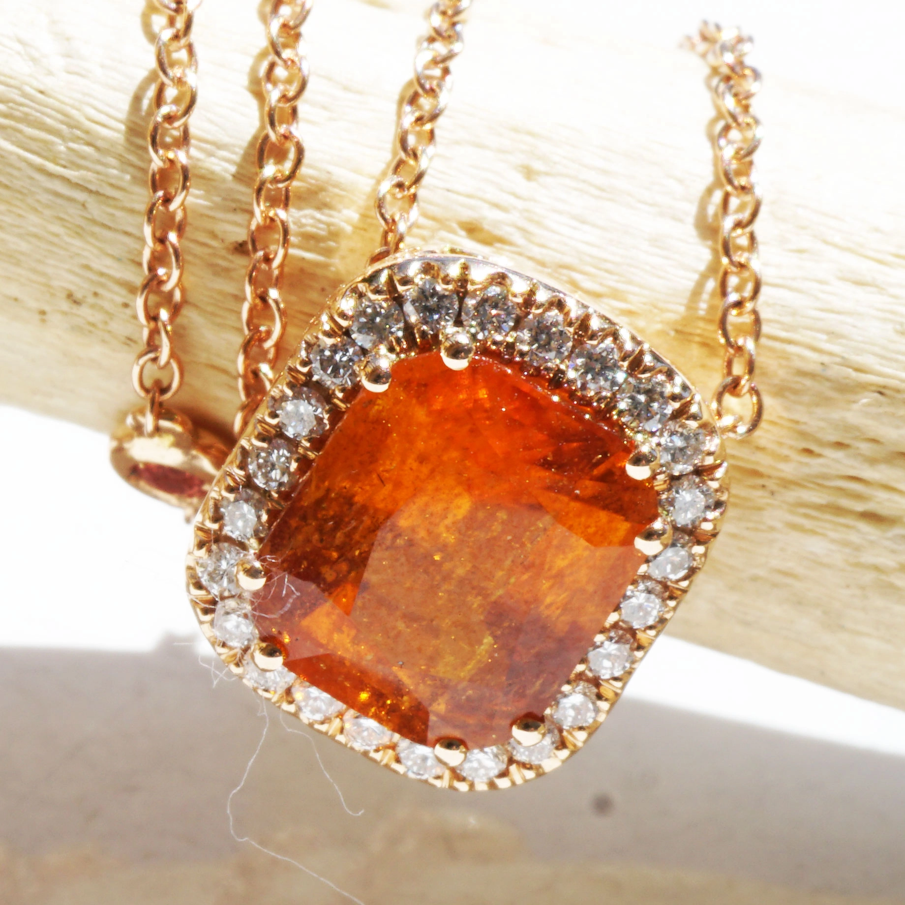 Mandaringarnet Diamond Necklace 18 kt Rosegold...happy Buddha