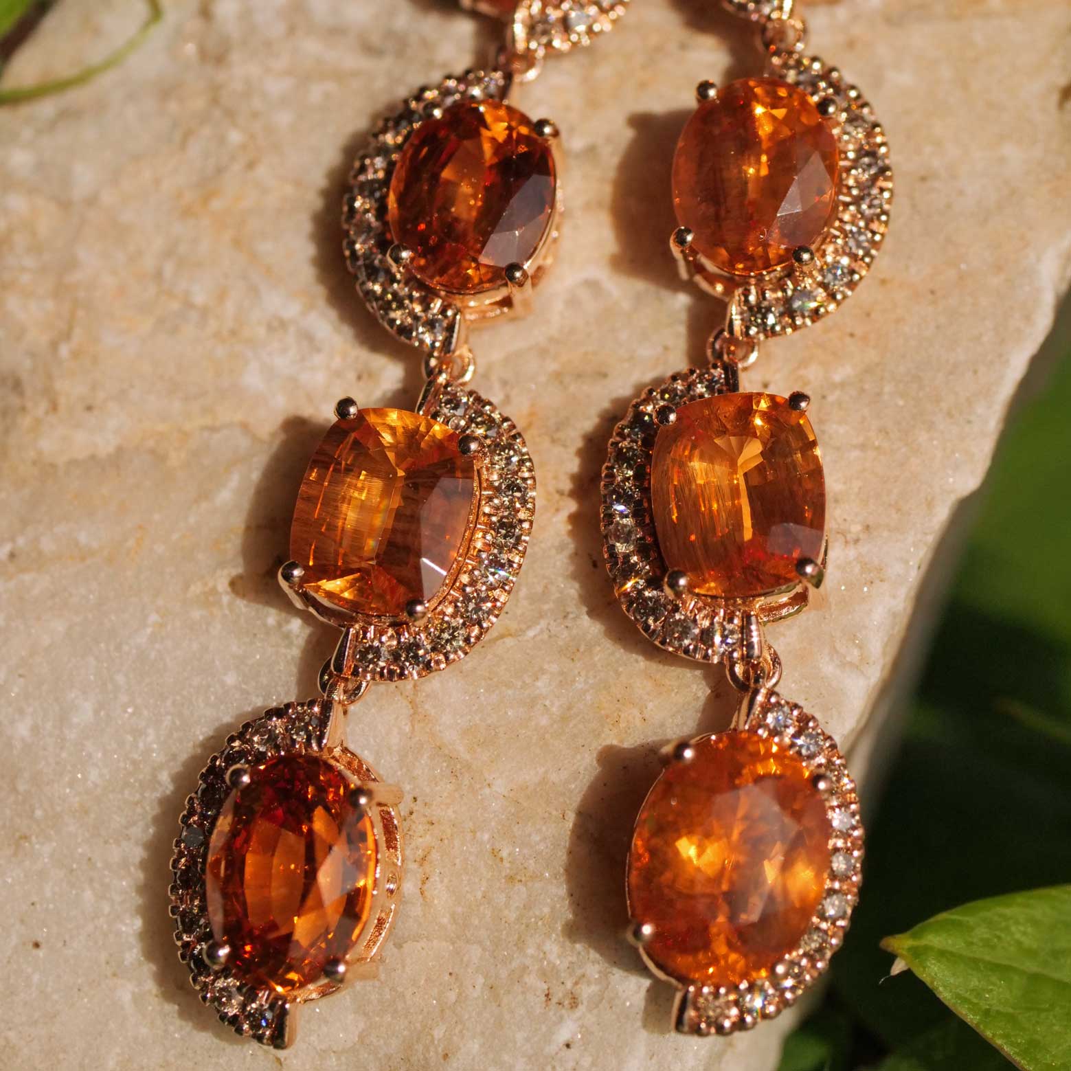Rare Mandarin Garnet Brilliant Chandelier Dangle Earrings 750 Rose Gold 14.85 ct 0.76 ct Exceptional Color Orange